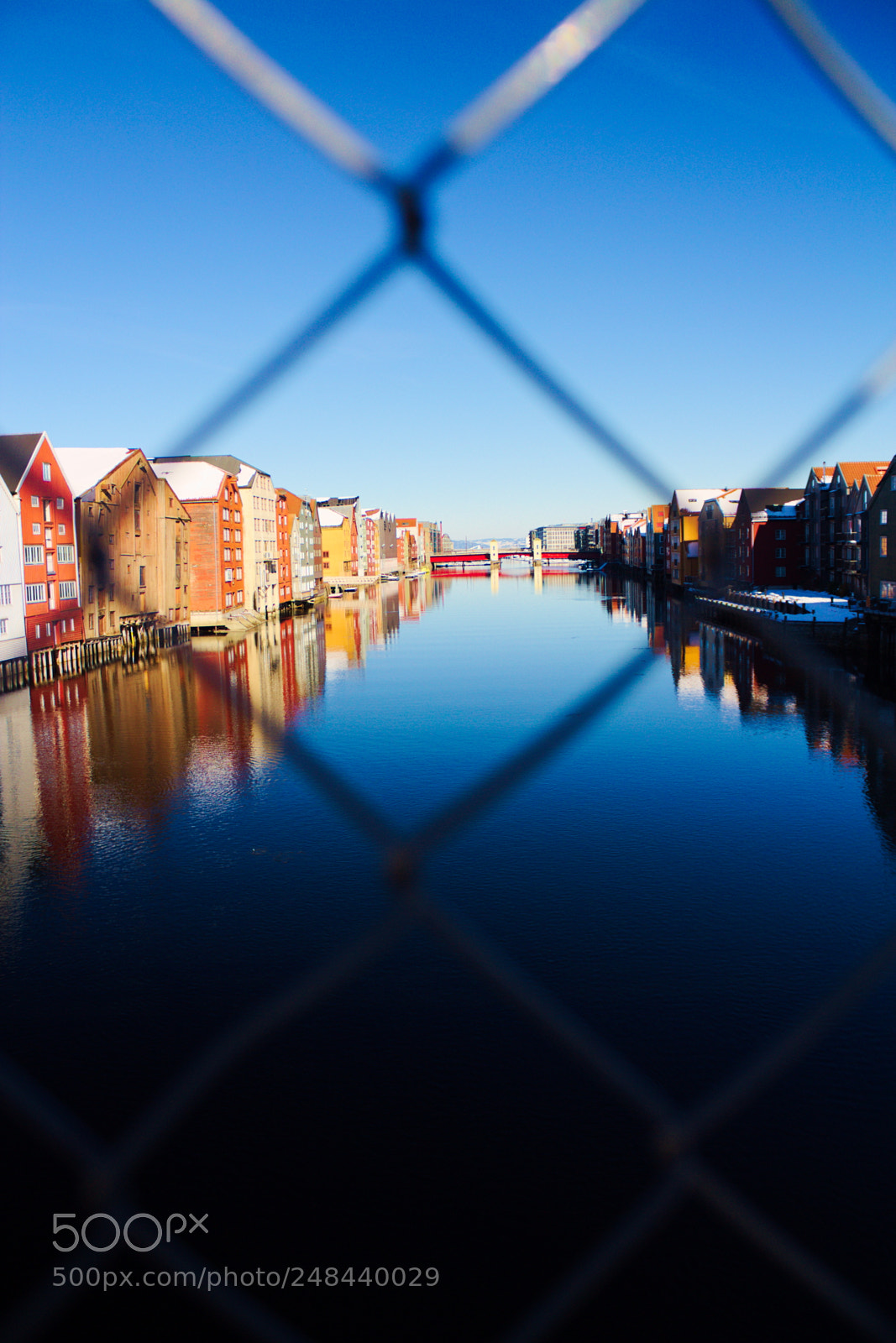 Canon EF-S 18-55mm F3.5-5.6 III sample photo. Trondheim behind fences photography