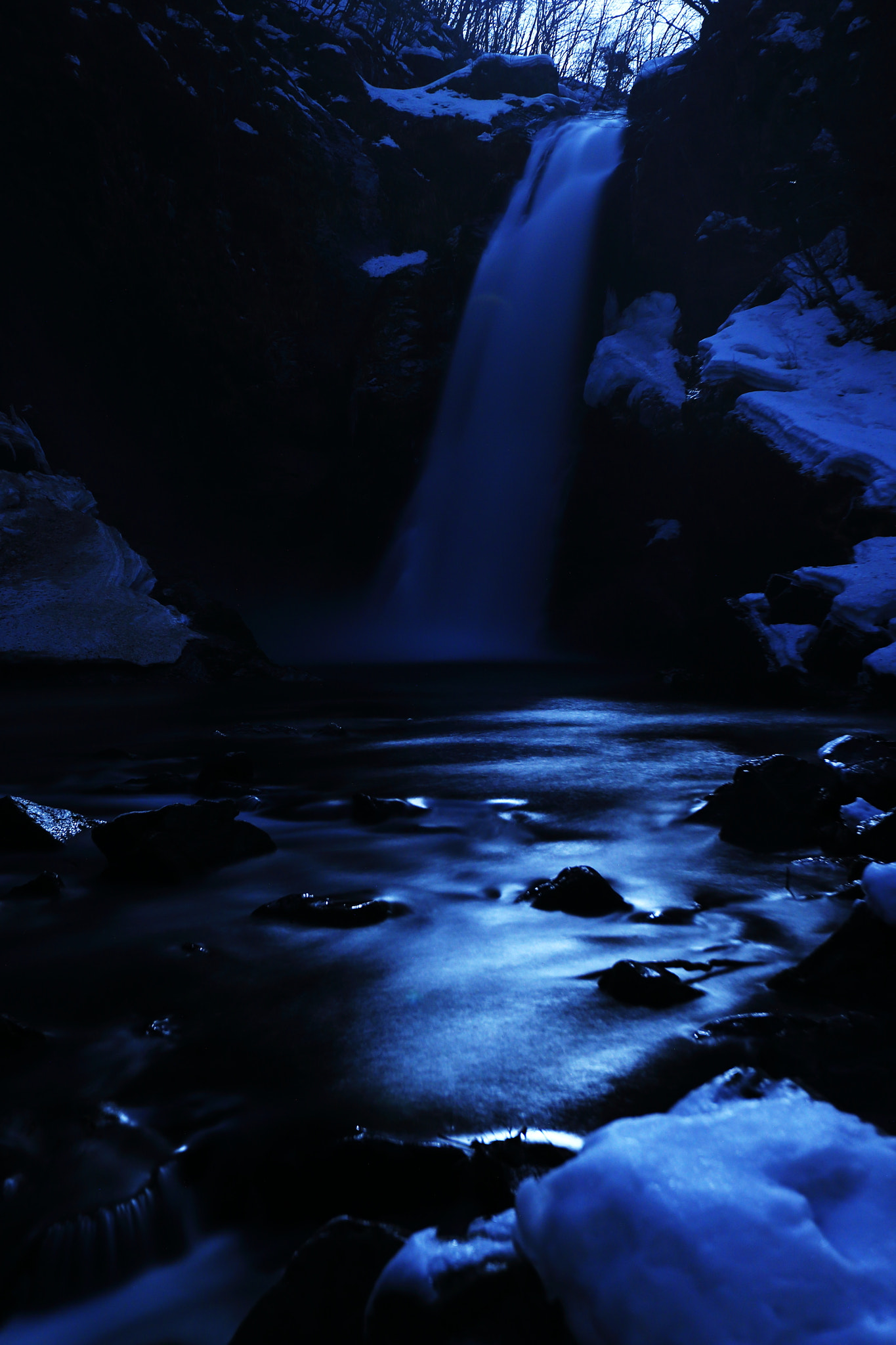 Canon EOS-1D X + Canon EF 16-35mm F2.8L II USM sample photo. Waterfall under the moonlight photography