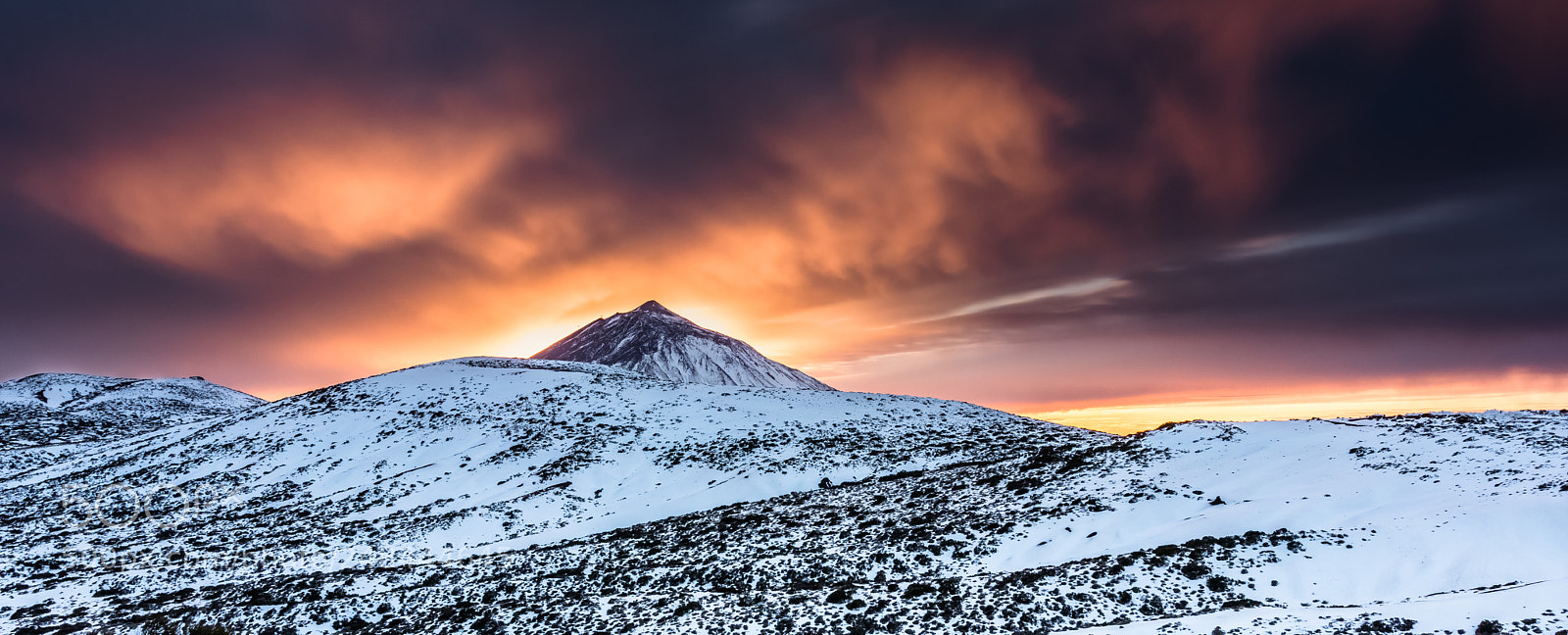 Canon EOS 80D sample photo. Golden sunset in teide photography