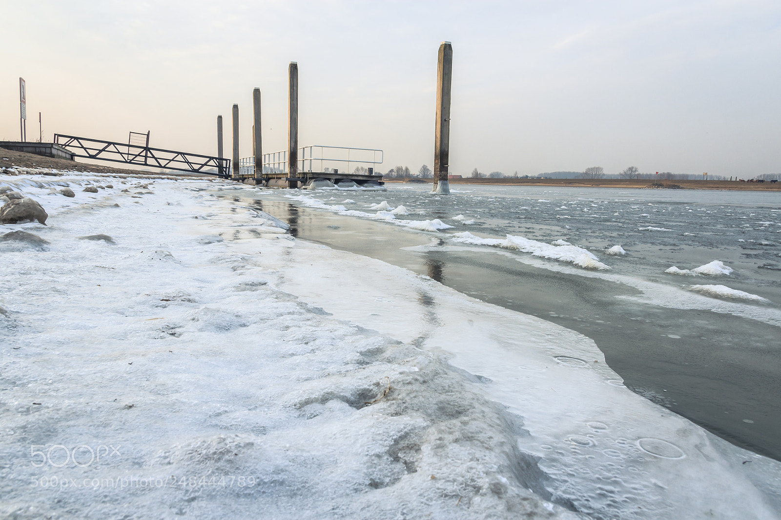 Canon EOS 600D (Rebel EOS T3i / EOS Kiss X5) sample photo. Afgedamde maas photography