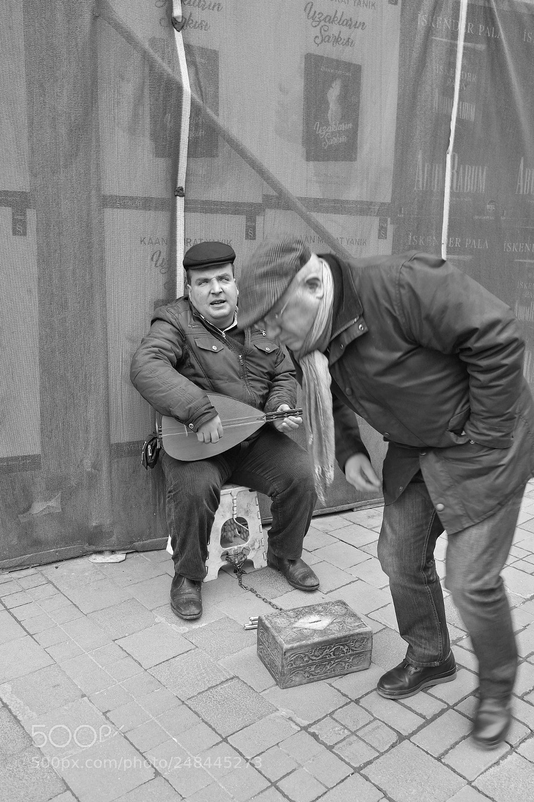 Samsung NX2000 sample photo. Two man on the photography