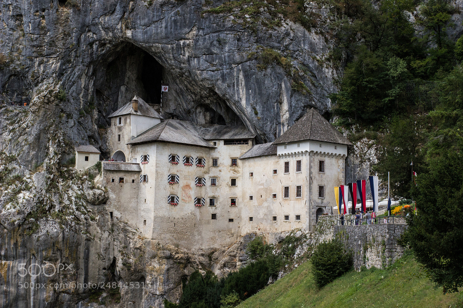 Canon EOS 600D (Rebel EOS T3i / EOS Kiss X5) sample photo. Predjama castle photography