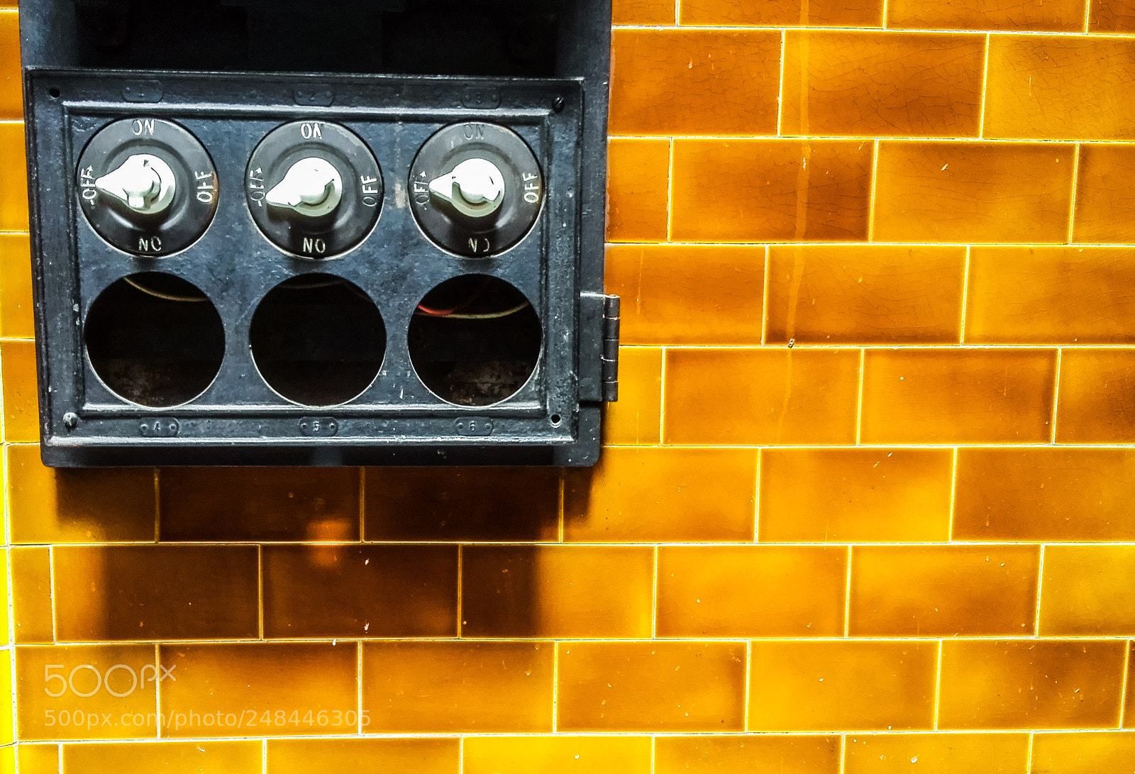 HUAWEI Y6II sample photo. Electric light box photography