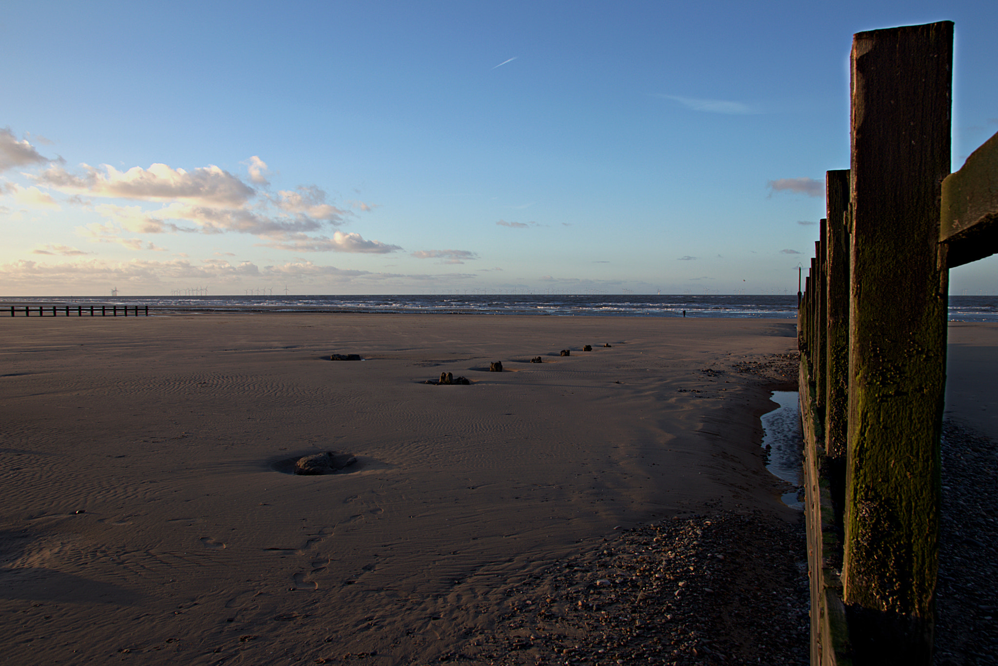 Canon EF-S 17-55mm F2.8 IS USM sample photo. Rhyl beach photography