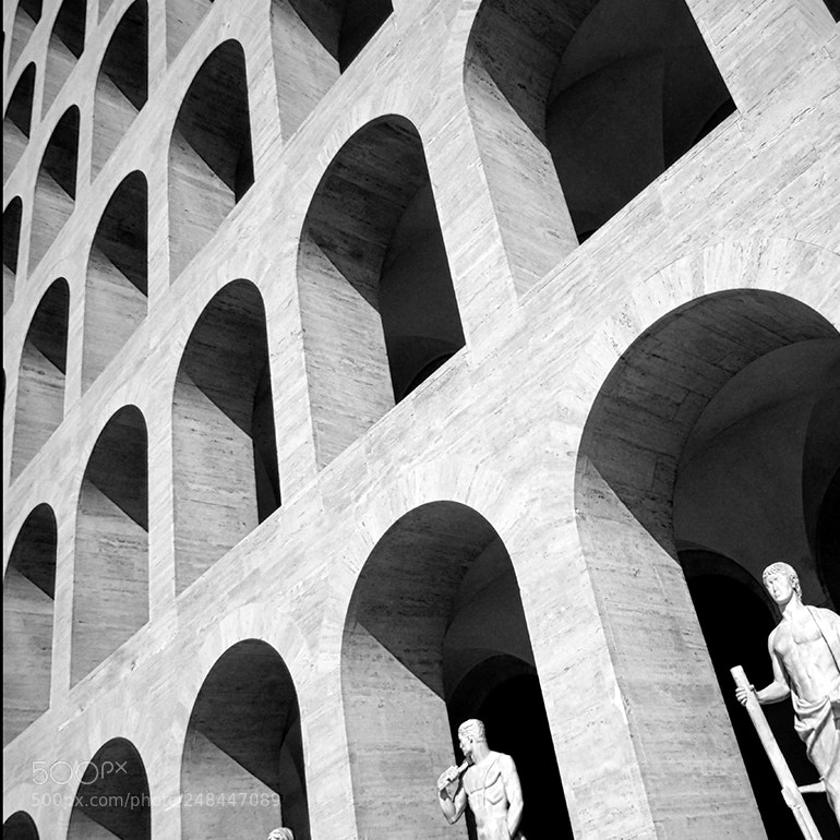 Olympus OM-D E-M5 sample photo. Eur, roma photography