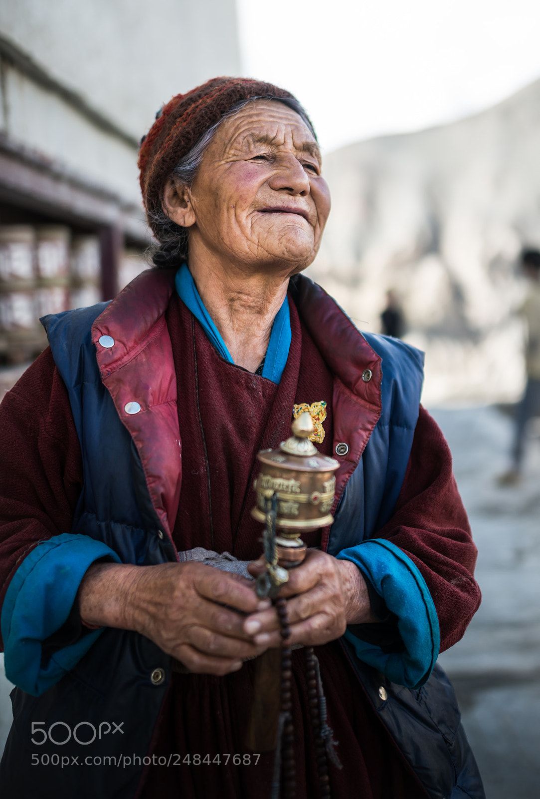 Nikon D800 sample photo. Buddhist old women photography