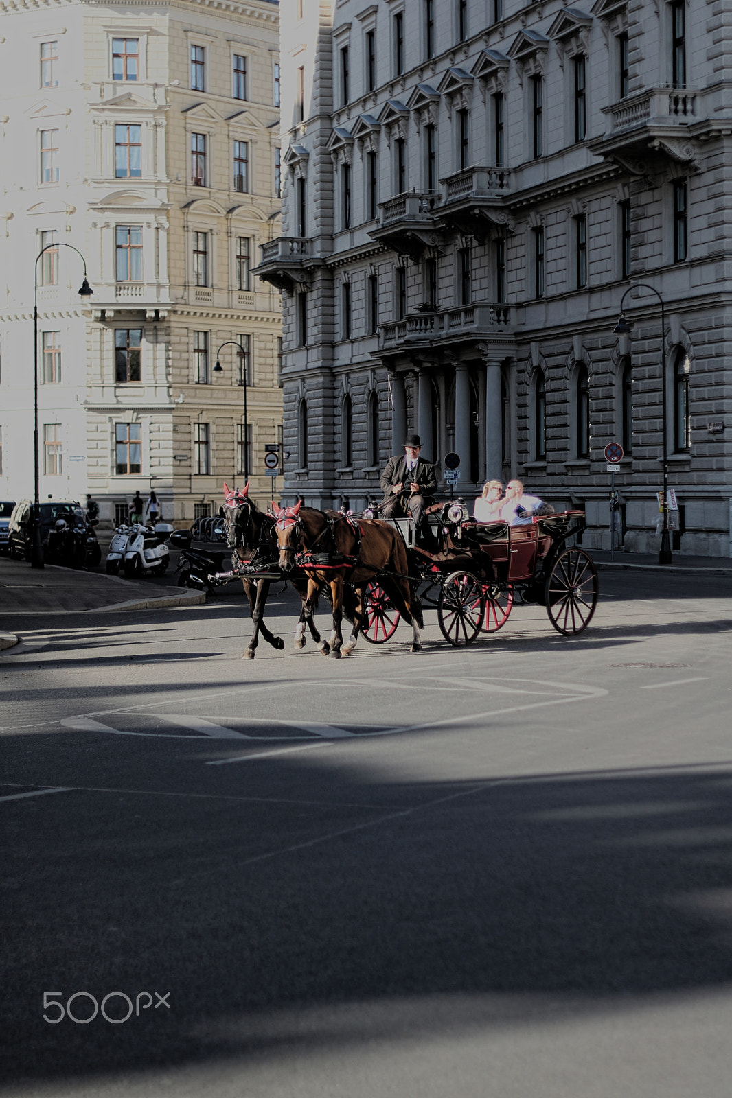 Canon EOS 750D (EOS Rebel T6i / EOS Kiss X8i) sample photo. Carriage photography