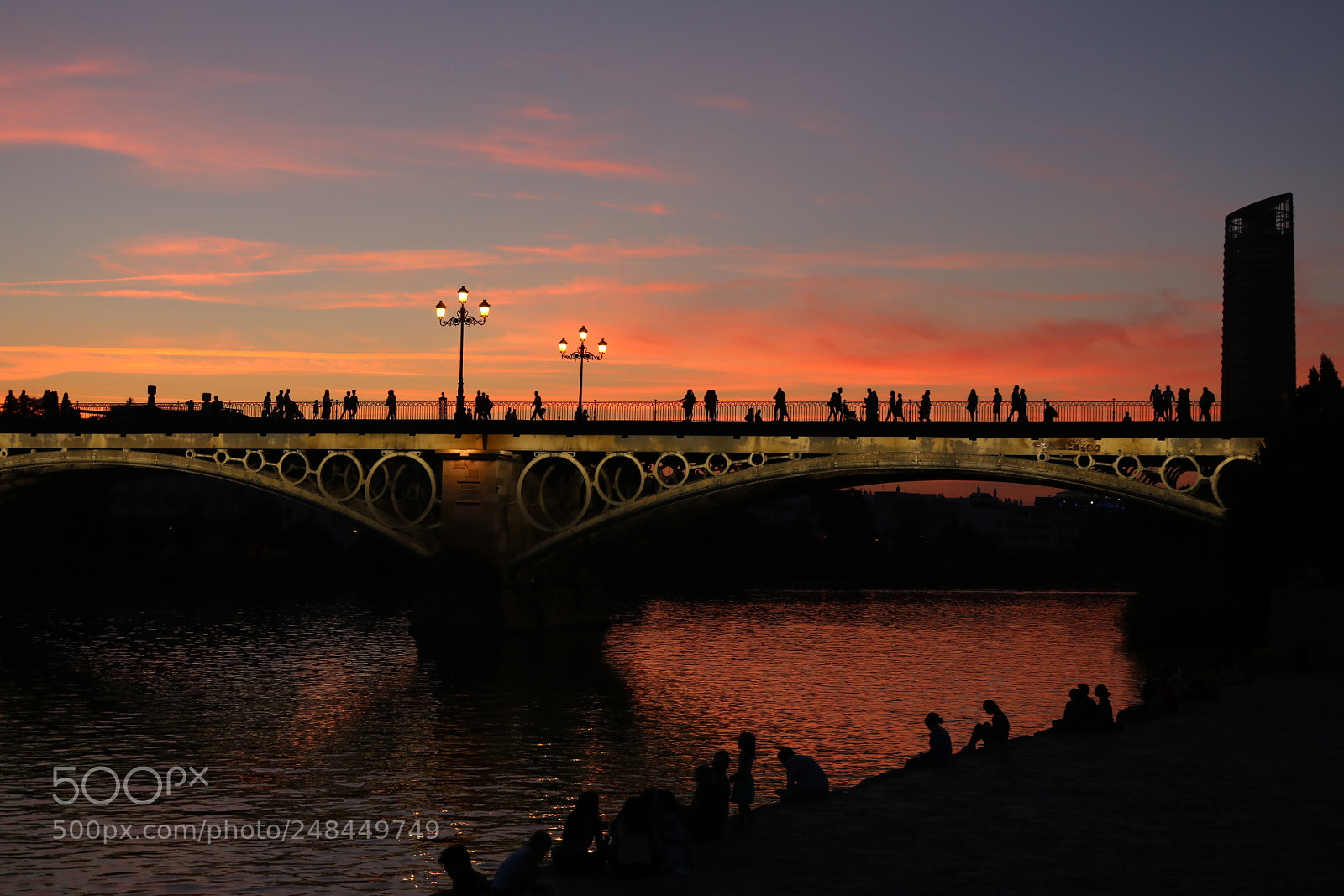 Canon EOS 750D (EOS Rebel T6i / EOS Kiss X8i) sample photo. Triana’s bridge photography