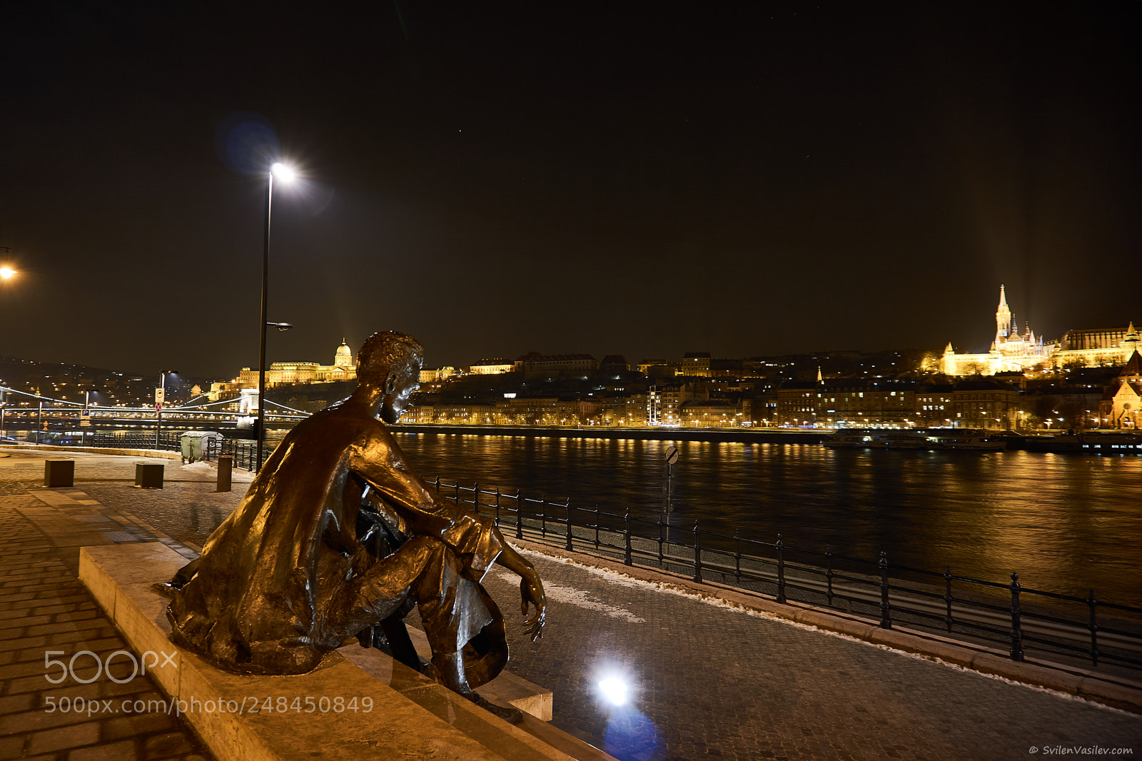 Sony a6000 sample photo. Attila j zsef statue photography