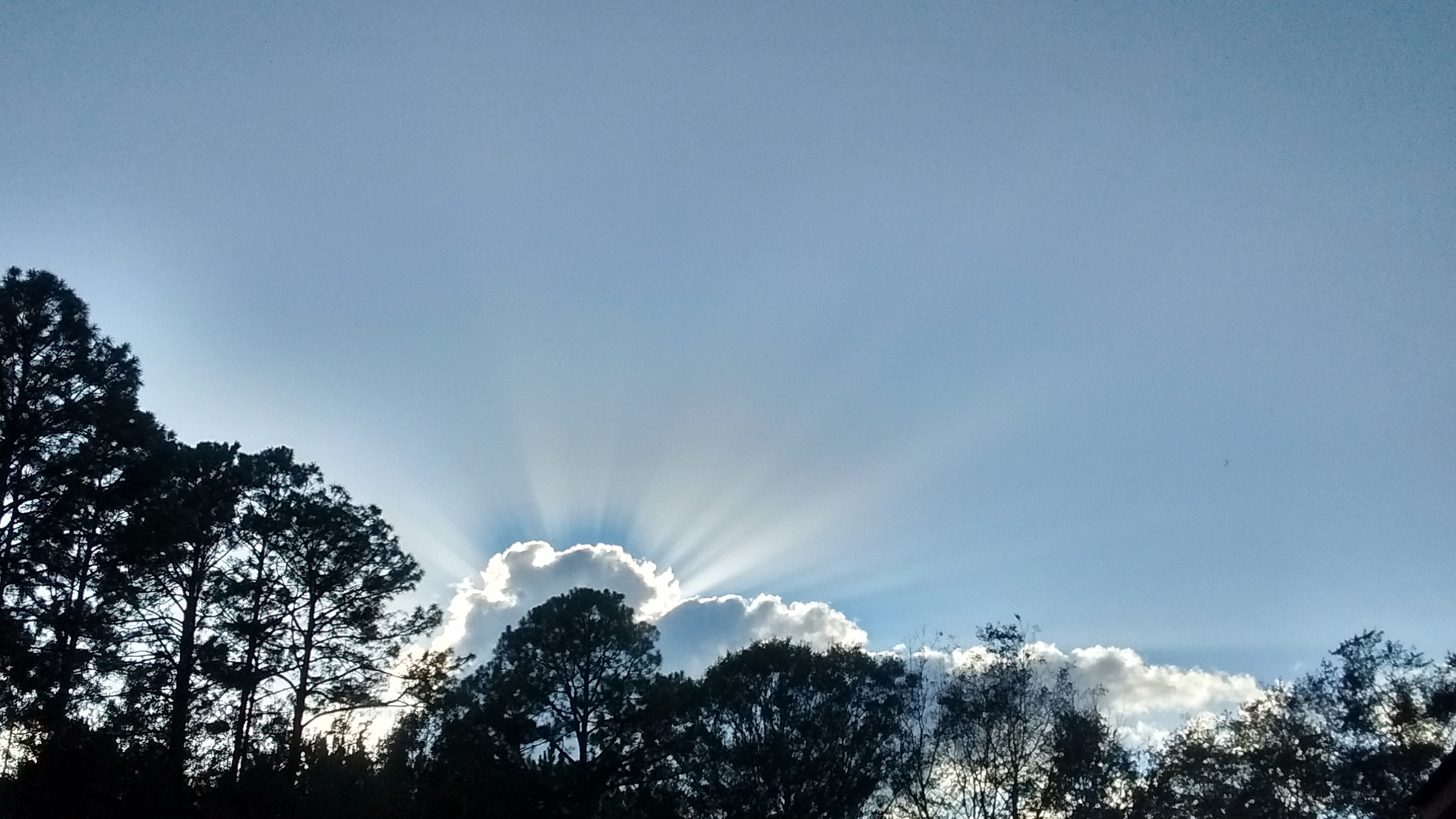 Motorola Moto E with 4G LTE (2nd Gen) sample photo. Country skies photography