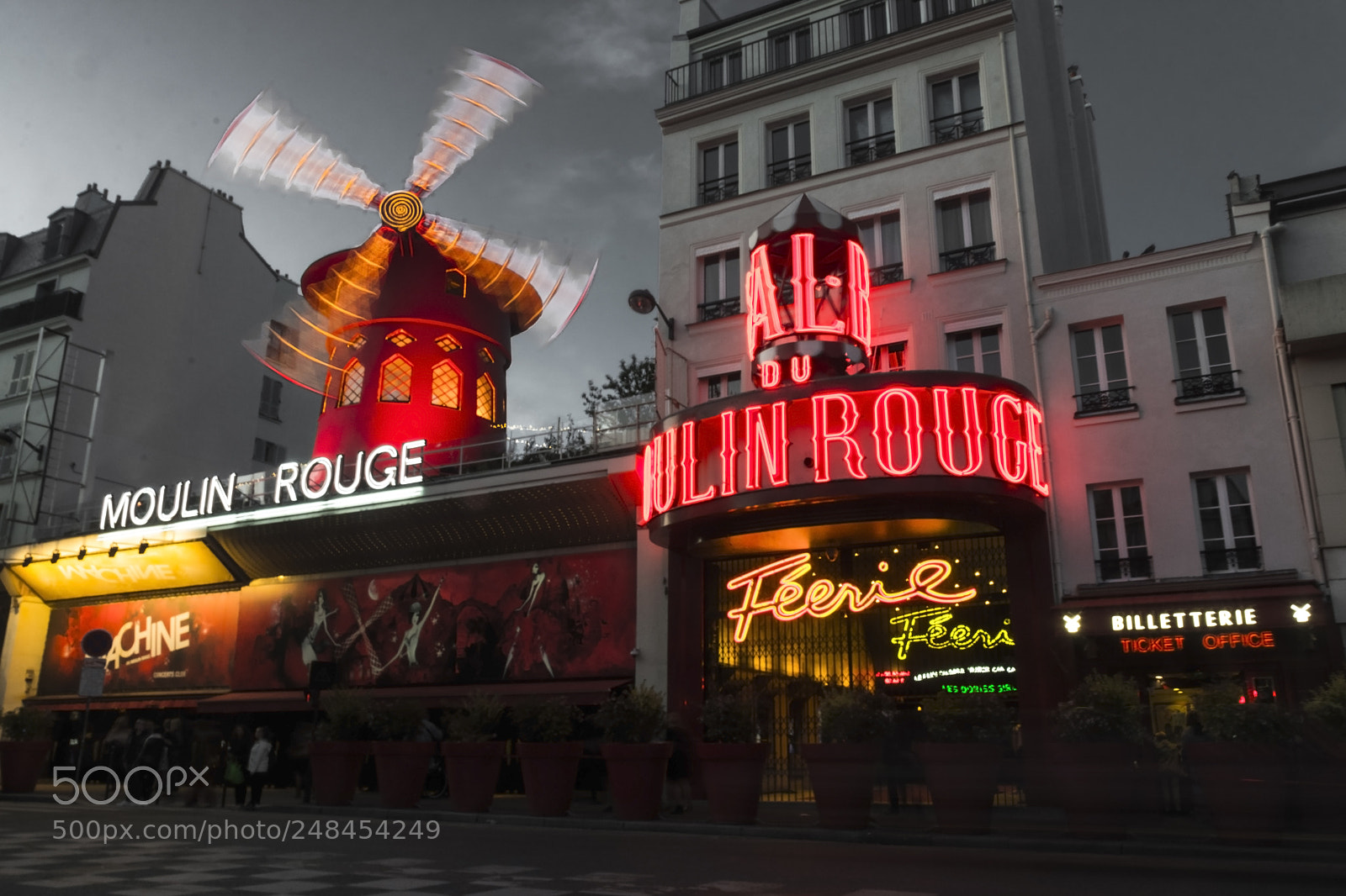 Nikon D7100 sample photo. Moulin rouge at night photography
