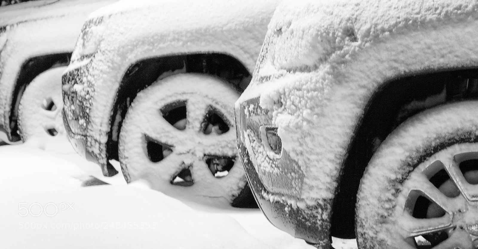 Canon EOS 7D Mark II sample photo. Snow and cars photography