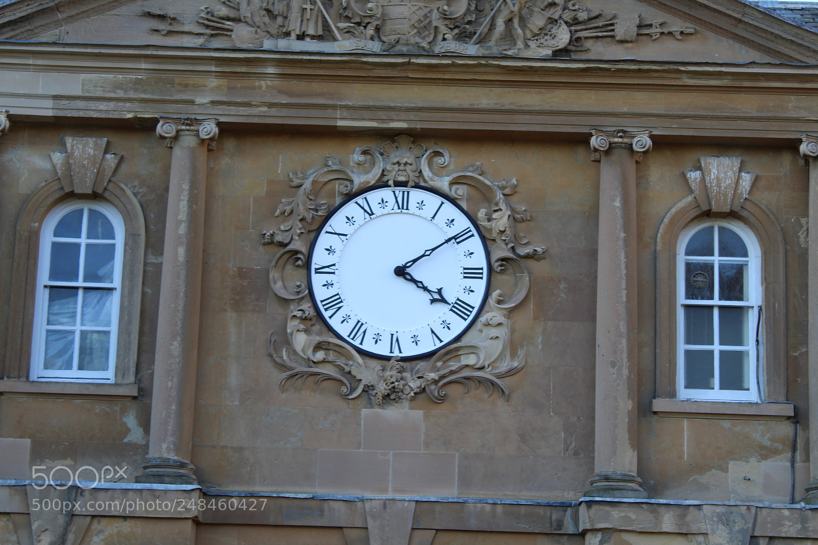 Canon EOS 1300D (EOS Rebel T6 / EOS Kiss X80) sample photo. What's the time mate photography