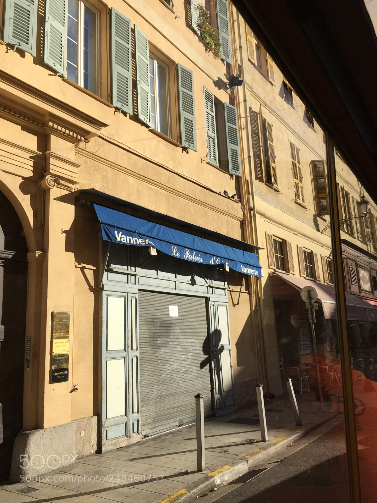 Apple iPhone 6 Plus sample photo. Store front in cannes photography