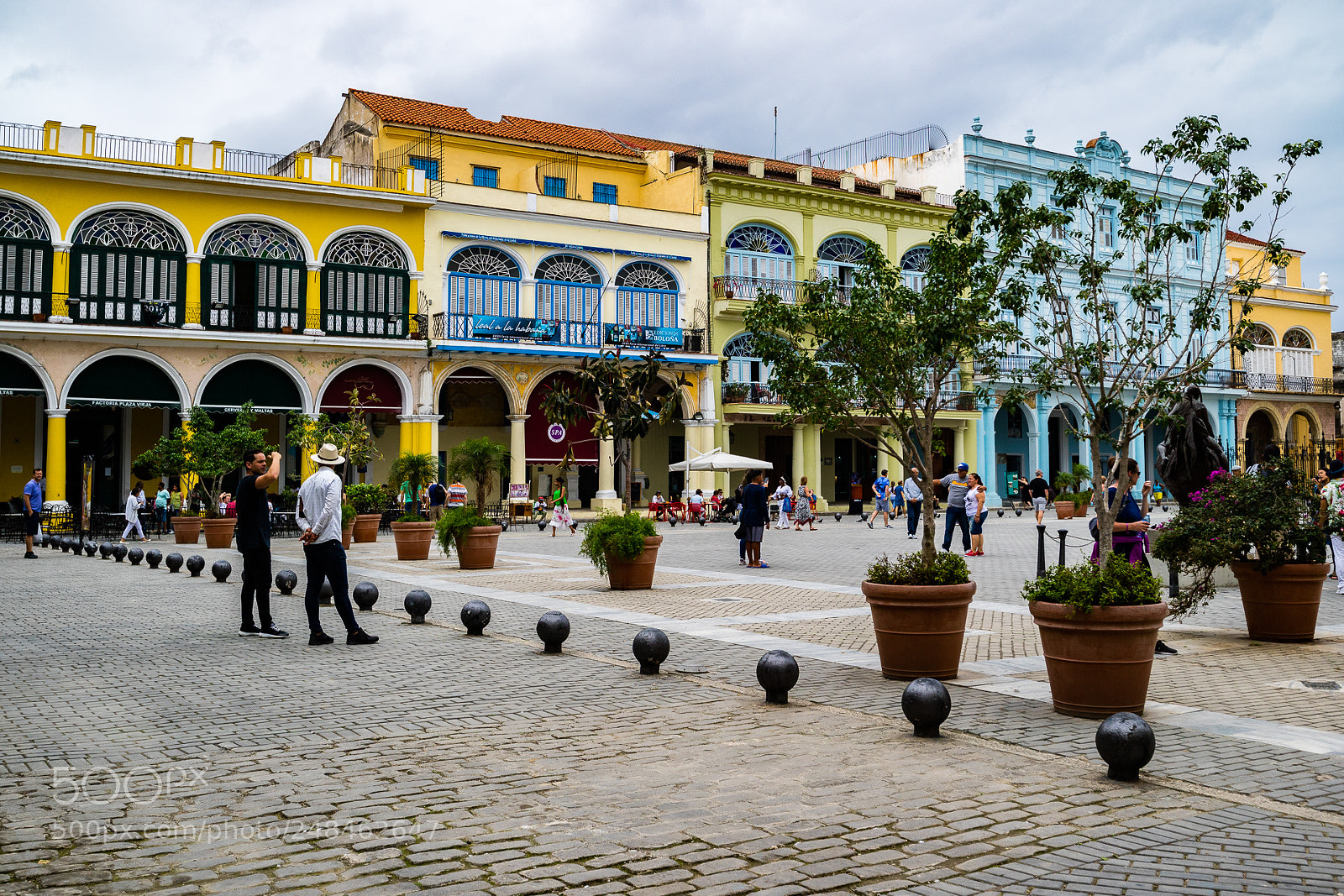 Canon EOS M3 sample photo. Old colorful buildings photography