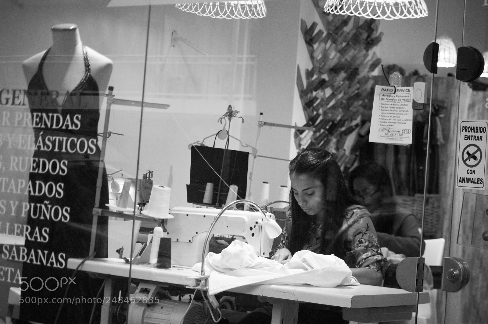 Sony Alpha DSLR-A350 sample photo. Needlewoman photography
