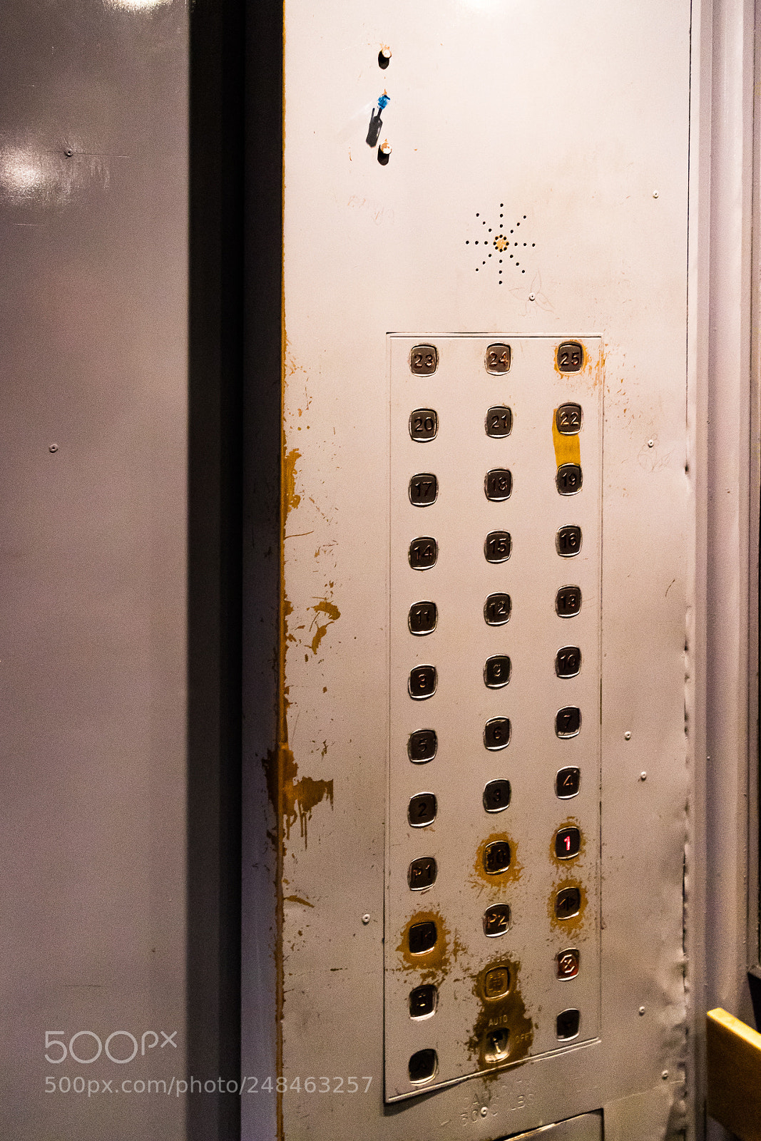 Canon EOS M3 sample photo. Scary elevator photography