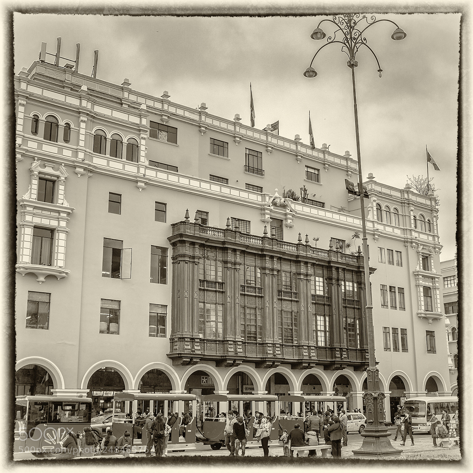 Pentax K-5 sample photo. Lima b&w photography