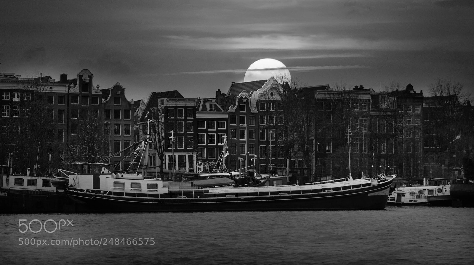 Canon EOS 550D (EOS Rebel T2i / EOS Kiss X4) sample photo. Amsterdam canal and sunset photography