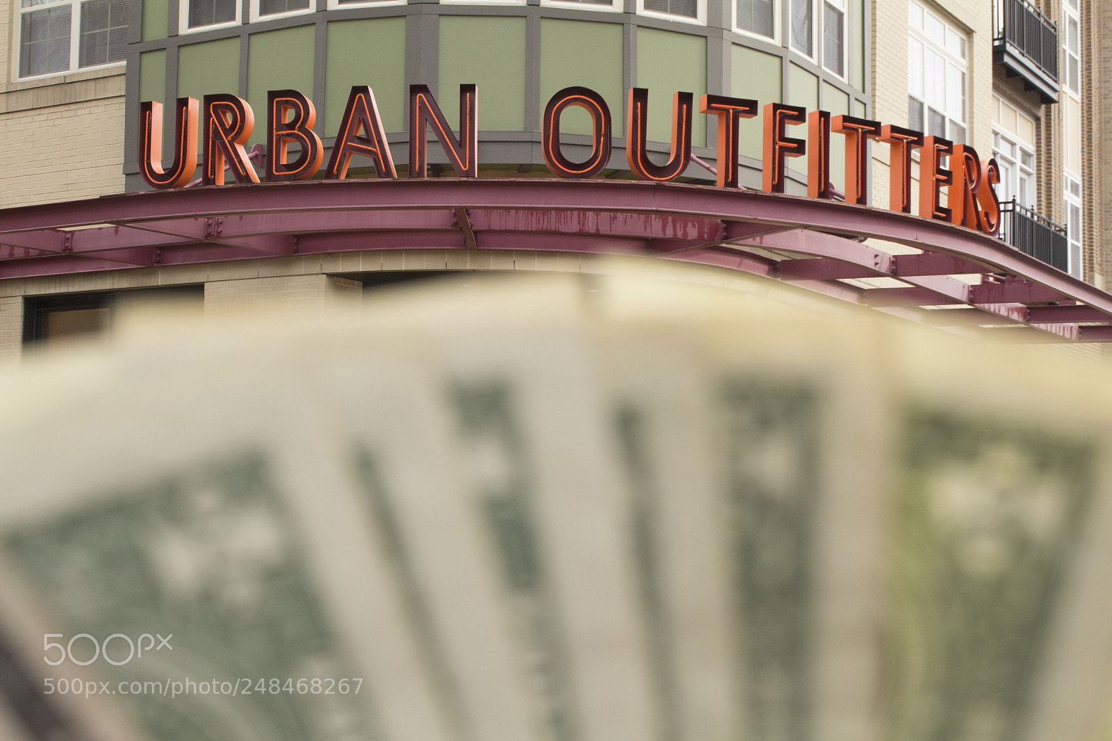 Canon EOS 1200D (EOS Rebel T5 / EOS Kiss X70 / EOS Hi) sample photo. Urban outfitters. photography