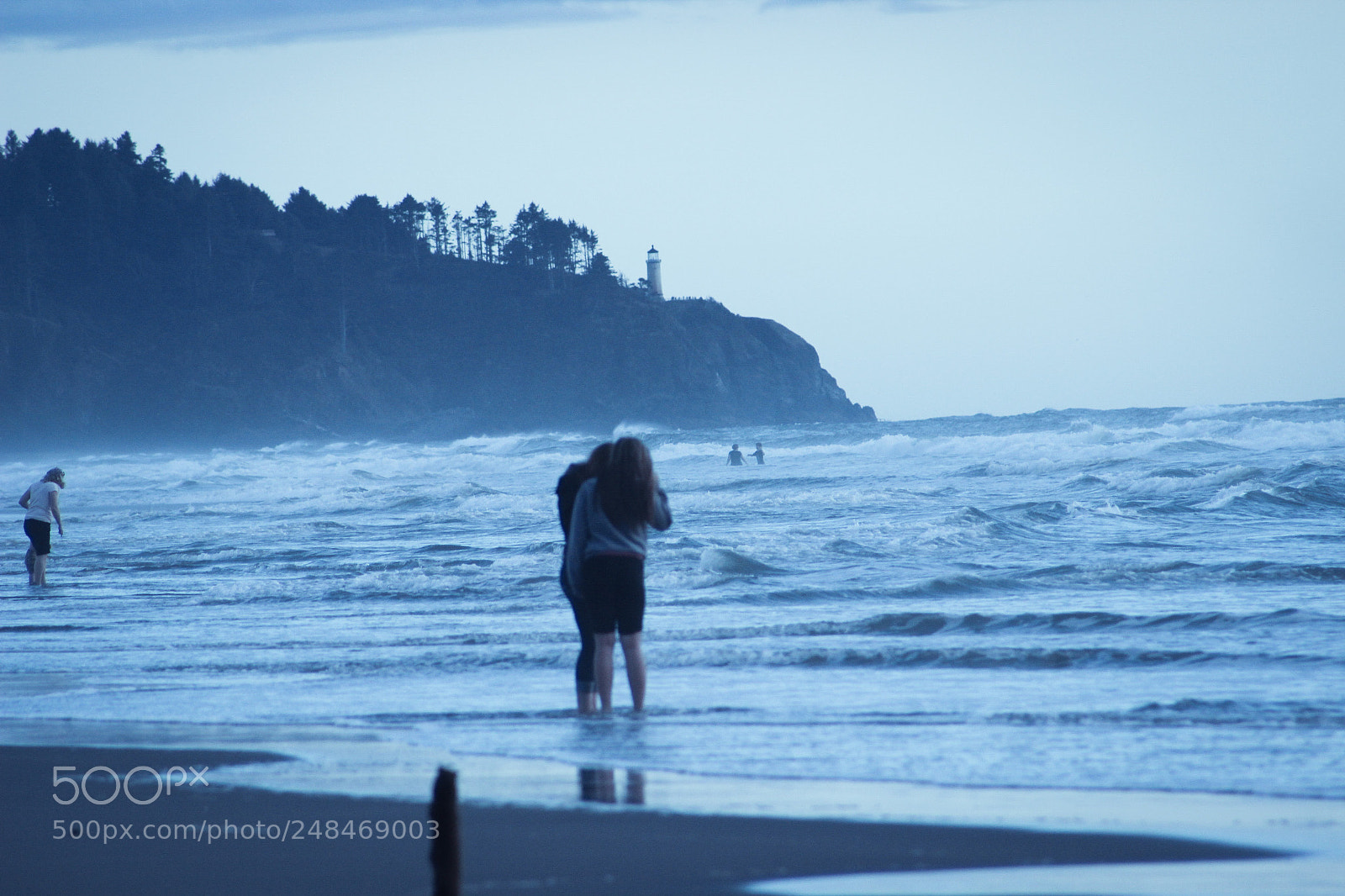 Canon EOS 600D (Rebel EOS T3i / EOS Kiss X5) sample photo. Cloudy evening in ocean photography