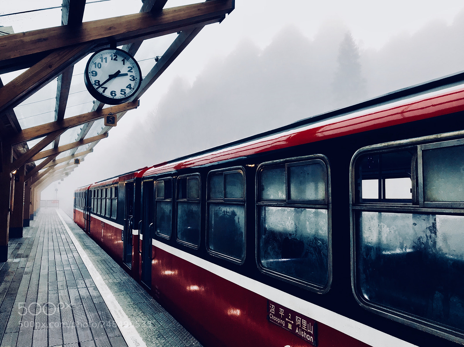 Apple iPhone 7 sample photo. Train photography