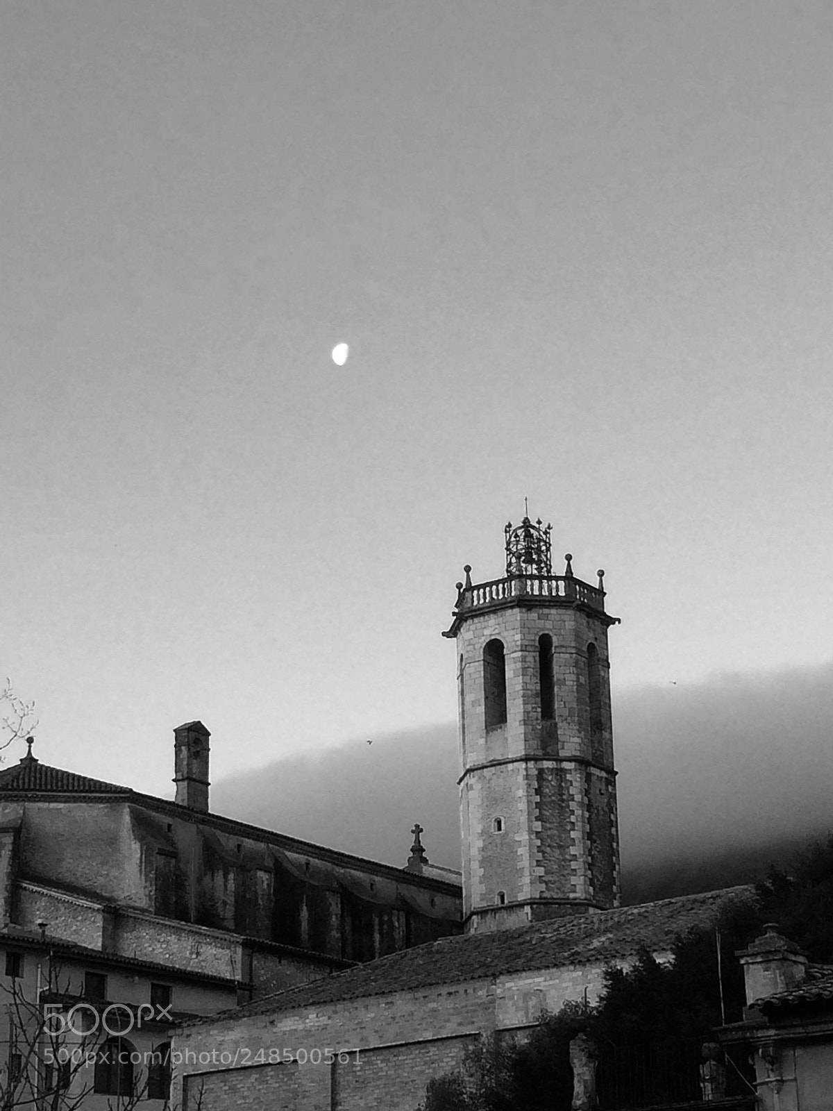 Apple iPhone 5s sample photo. Church, moon... photography