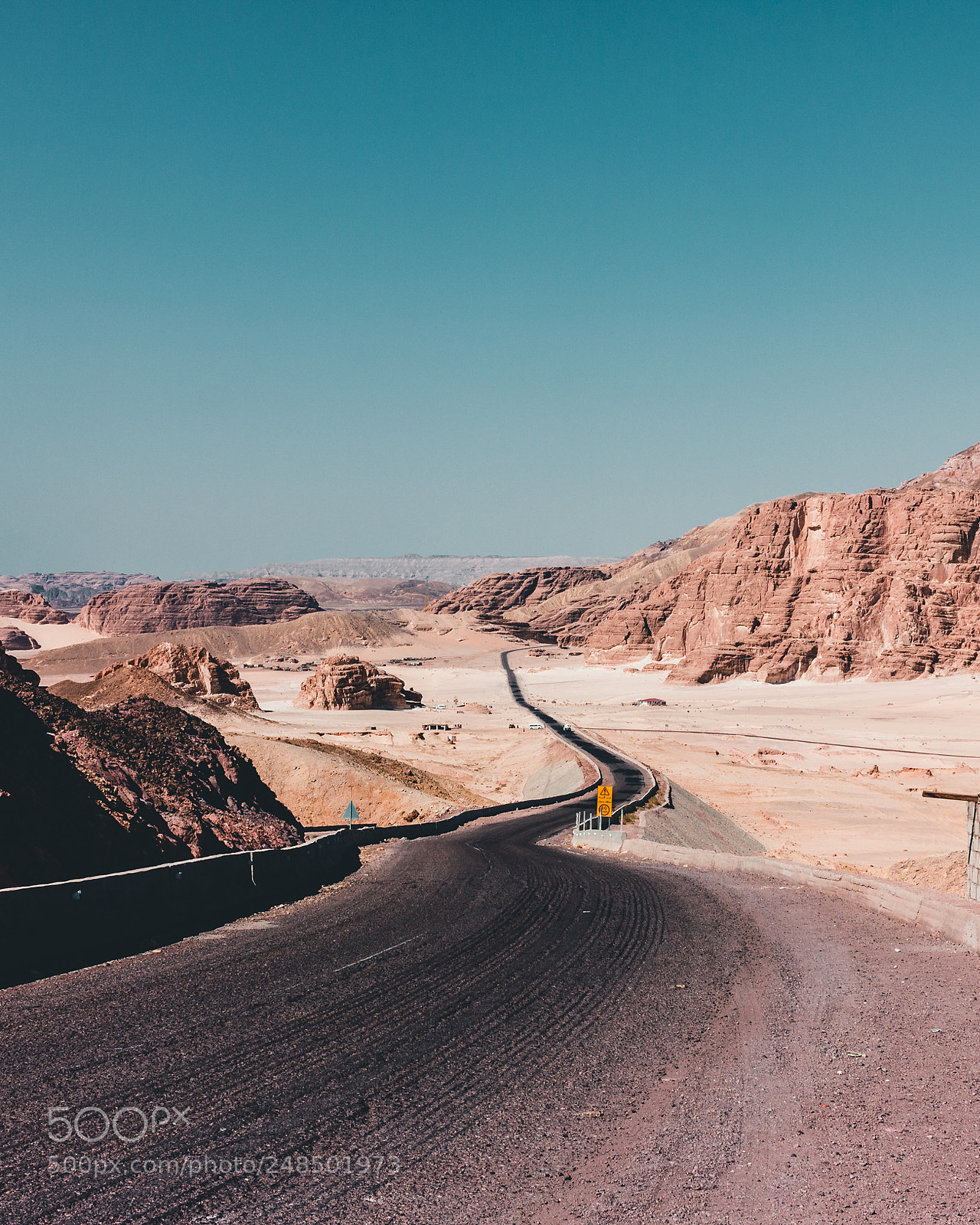 Canon EOS 600D (Rebel EOS T3i / EOS Kiss X5) sample photo. Driving through egypt is photography