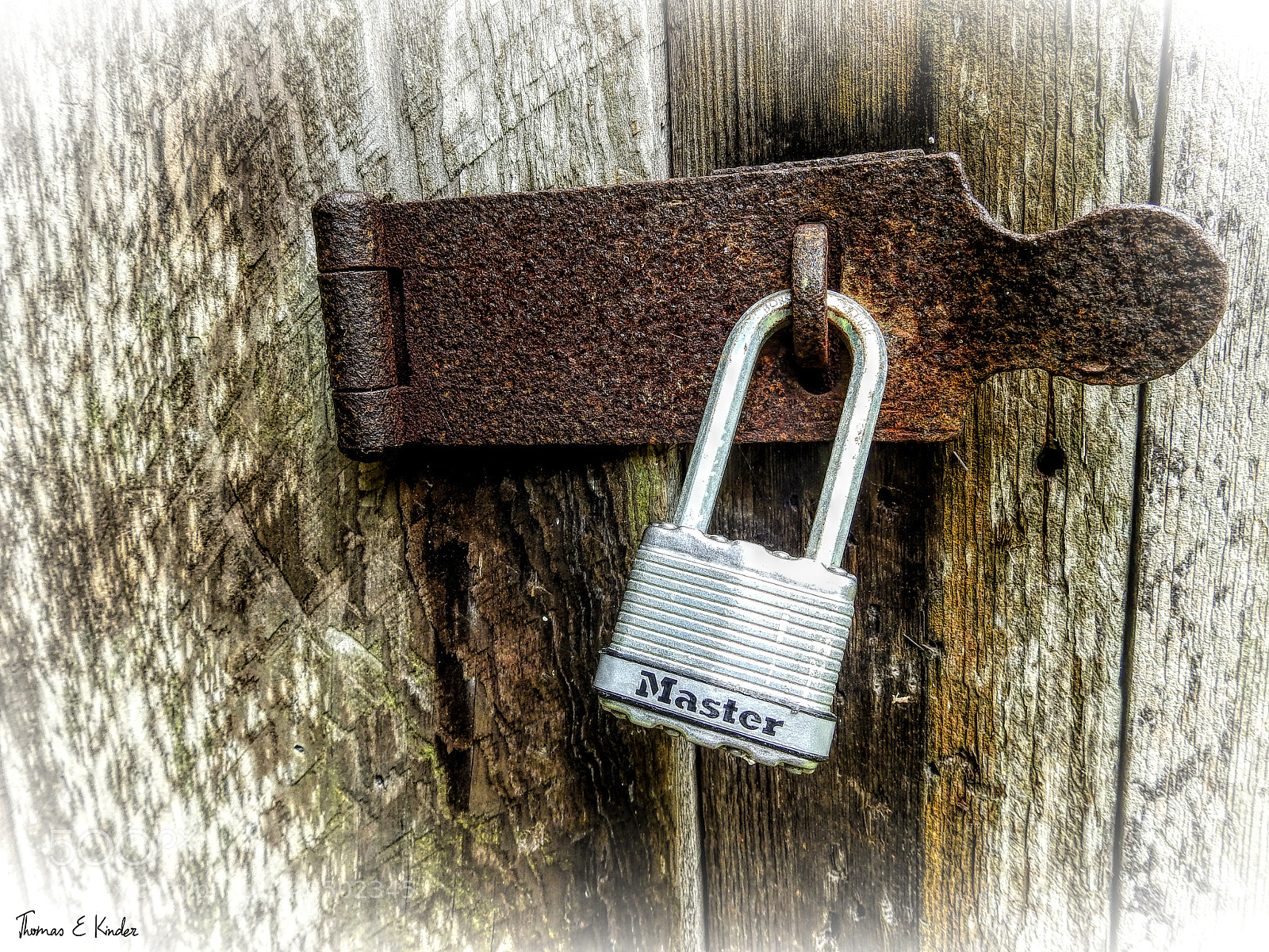 Nikon Coolpix P900 sample photo. Master lock photography