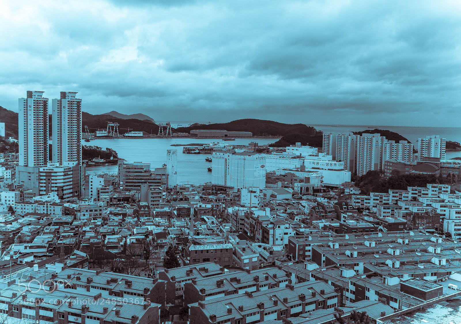 Olympus OM-D E-M1 Mark II sample photo. Port photography