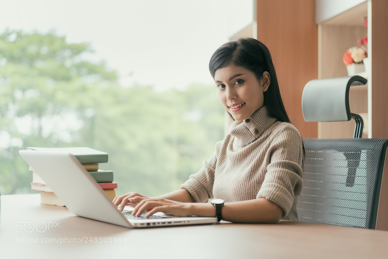 Sony a7R II sample photo. Asian young smart woman photography
