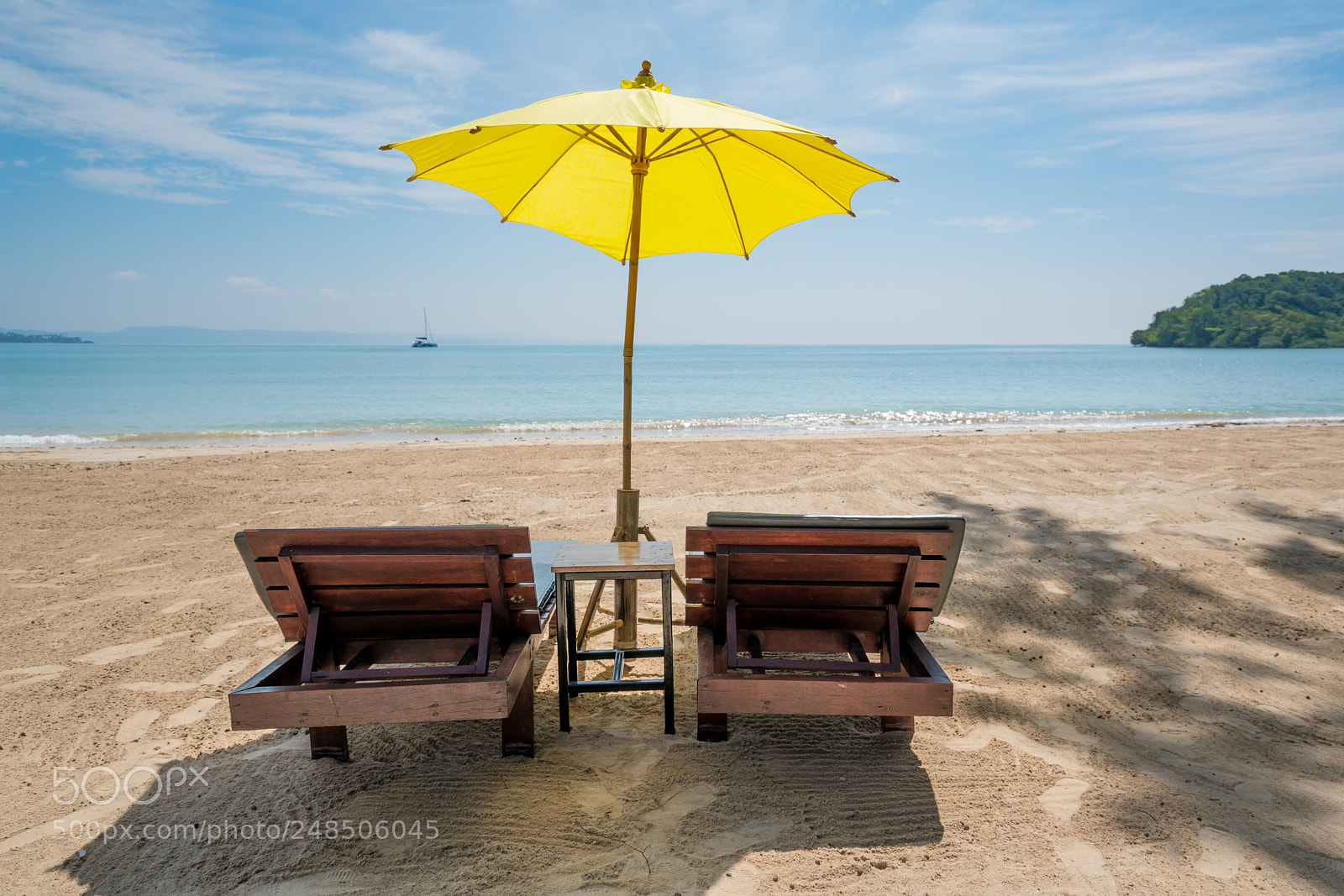 Sony a7R II sample photo. Beach chairs and umbrella photography