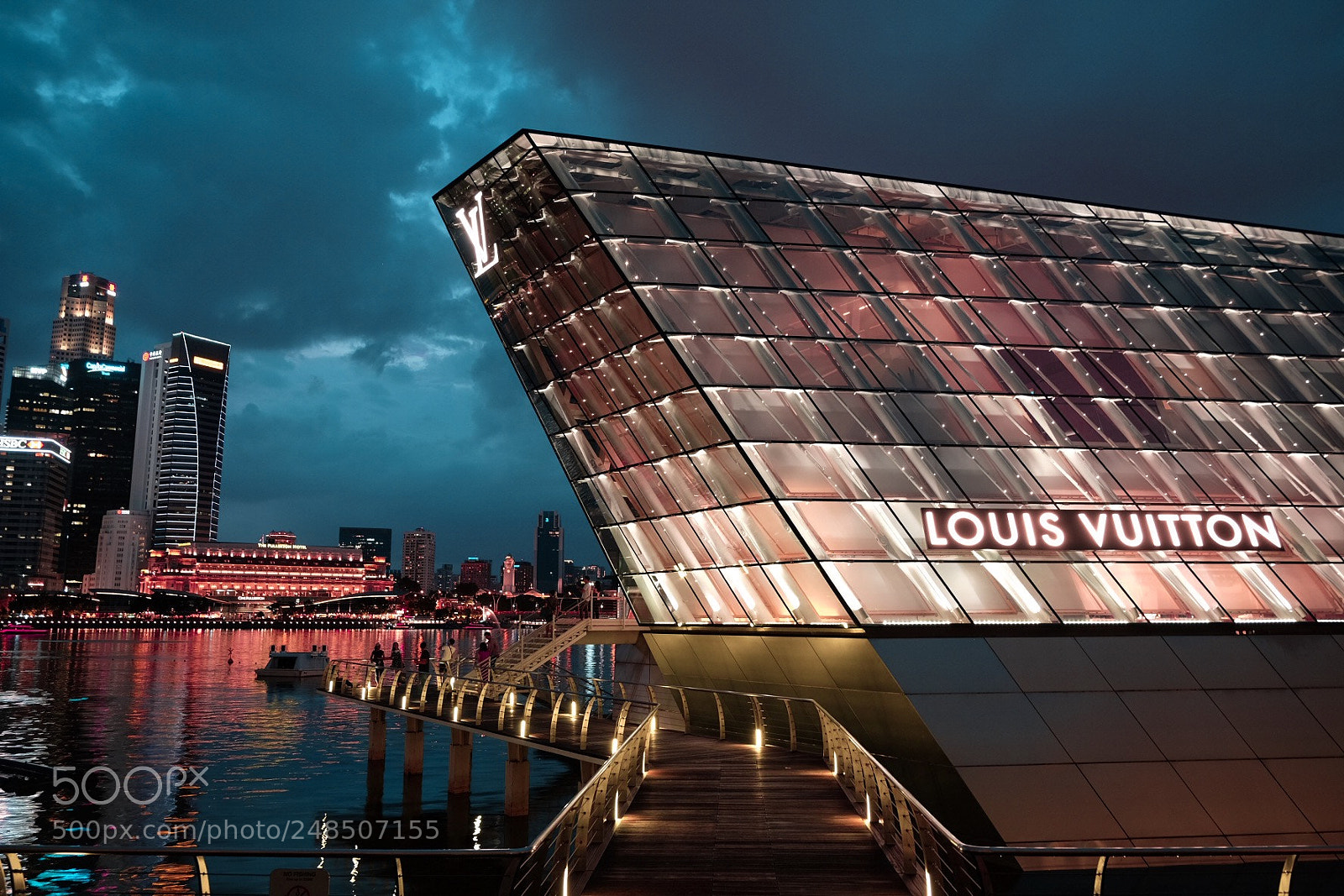 Fujifilm X-T1 sample photo. #louisvuitton #singapore #fujifilm photography