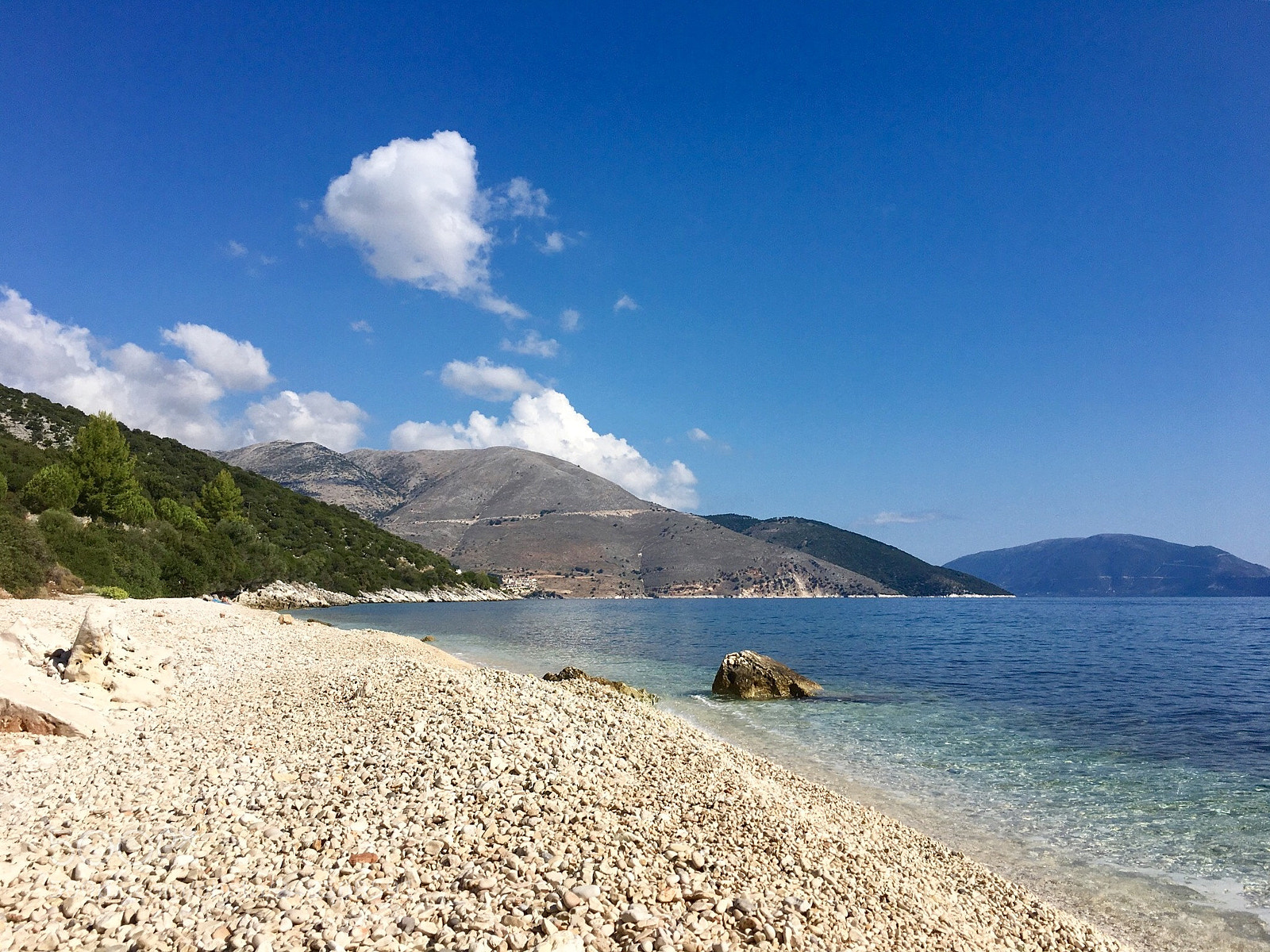 Apple iPhone 6s Plus sample photo. Quiet beach photography