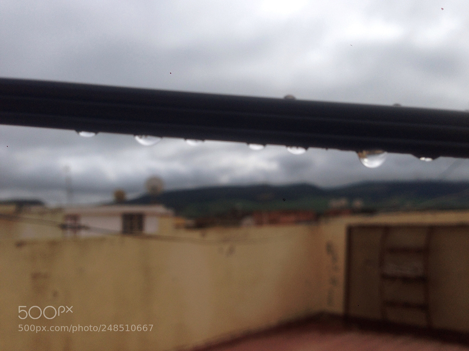 Apple iPhone 5 sample photo. Rain drops photography
