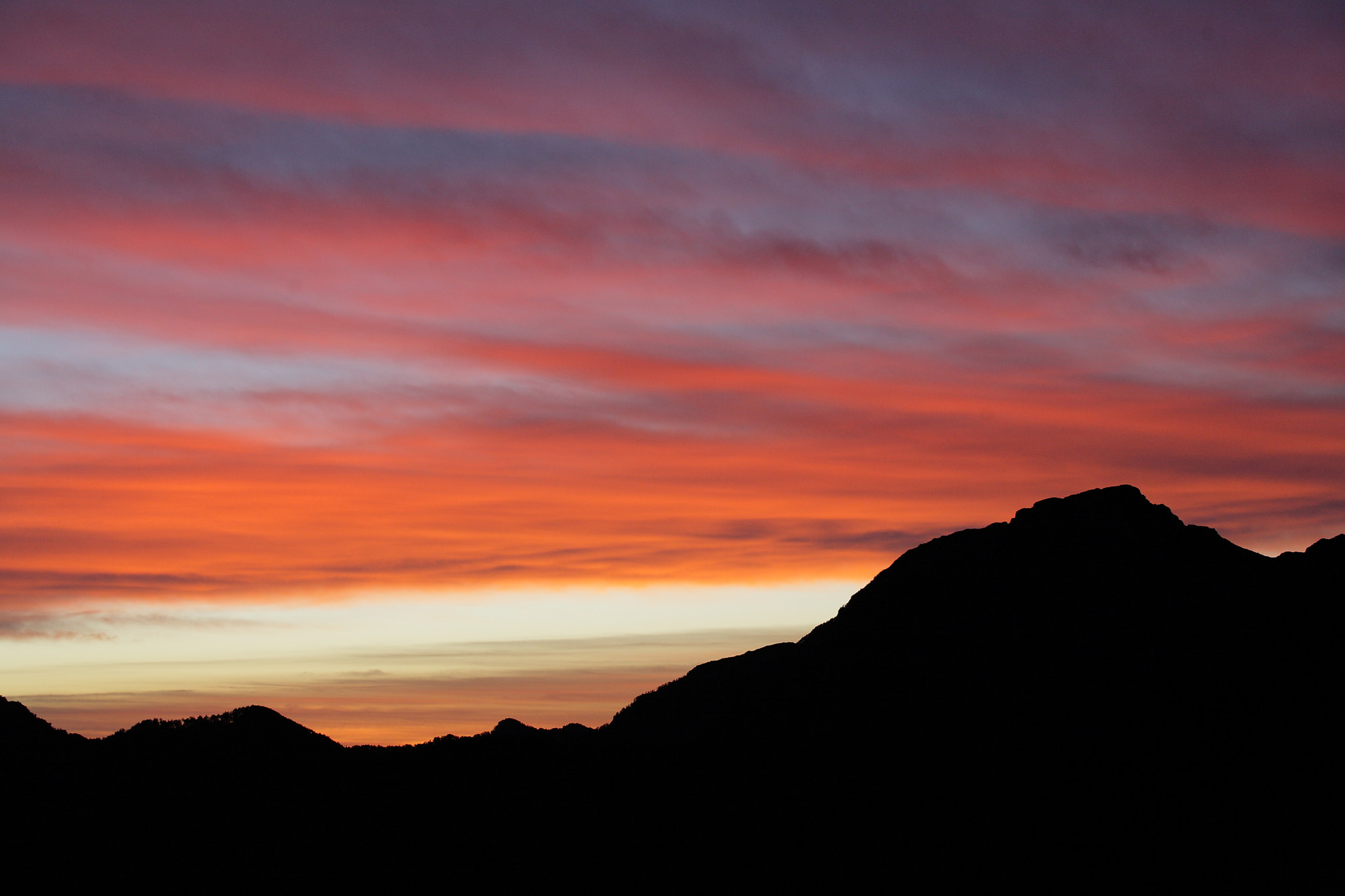 Canon EOS 5D + Canon EF 80-200mm f/2.8L sample photo. 合歡山火燒雲 photography