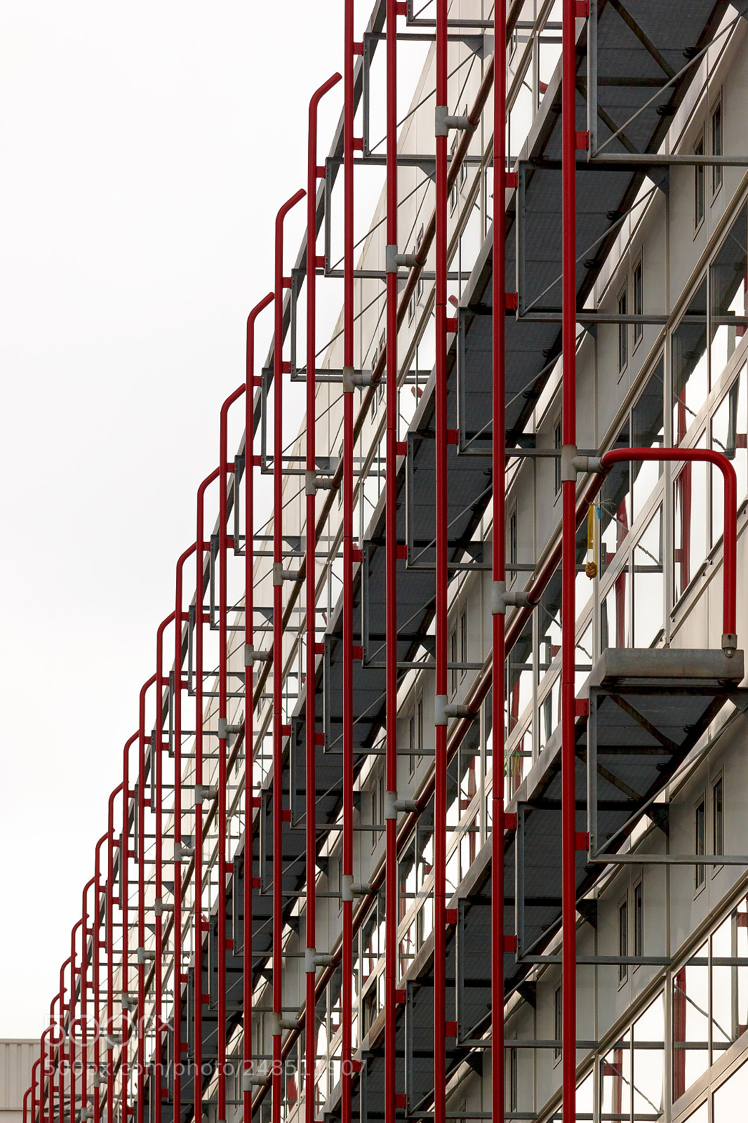 Canon EOS 550D (EOS Rebel T2i / EOS Kiss X4) sample photo. Red repetition photography