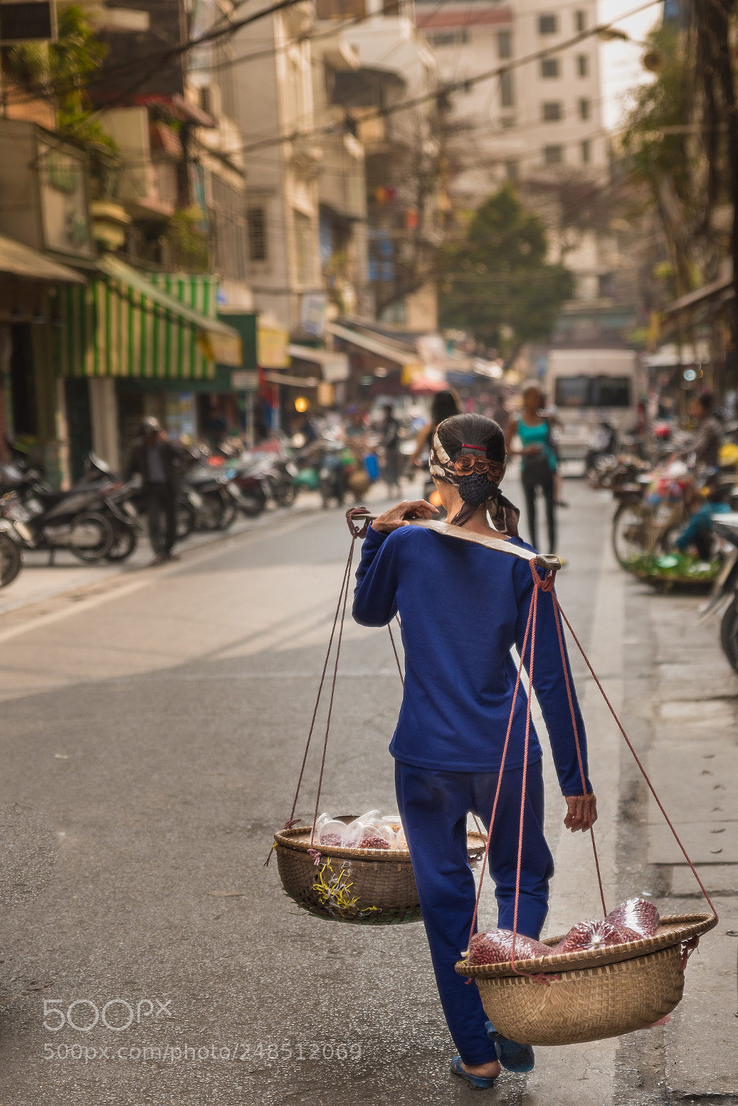 Nikon D810 sample photo. Street worker photography