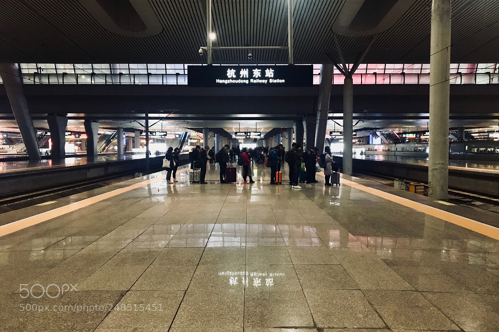 Apple iPhone 7 Plus sample photo. 杭州东站 photography