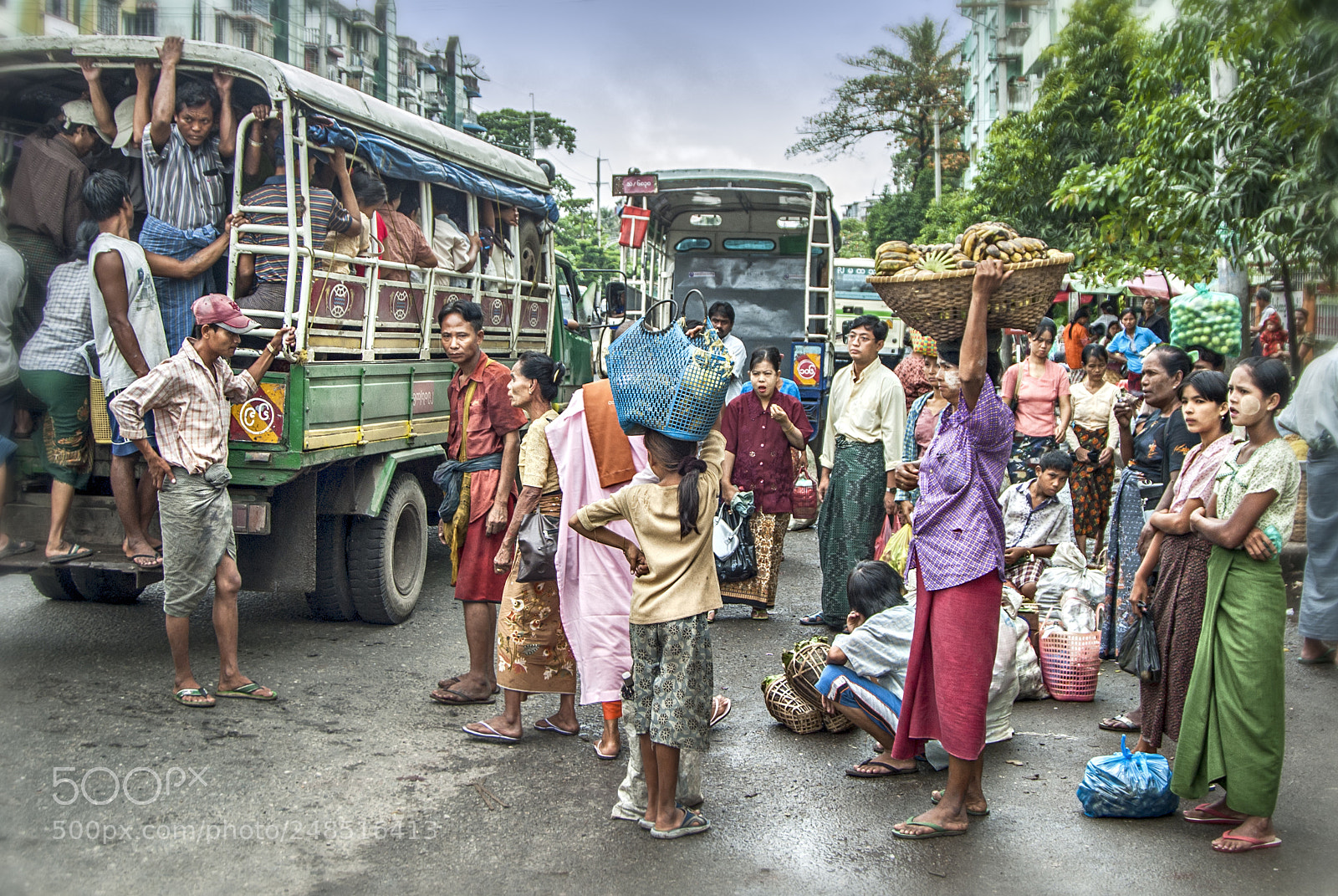 Nikon D200 sample photo. Market day / myanmar photography