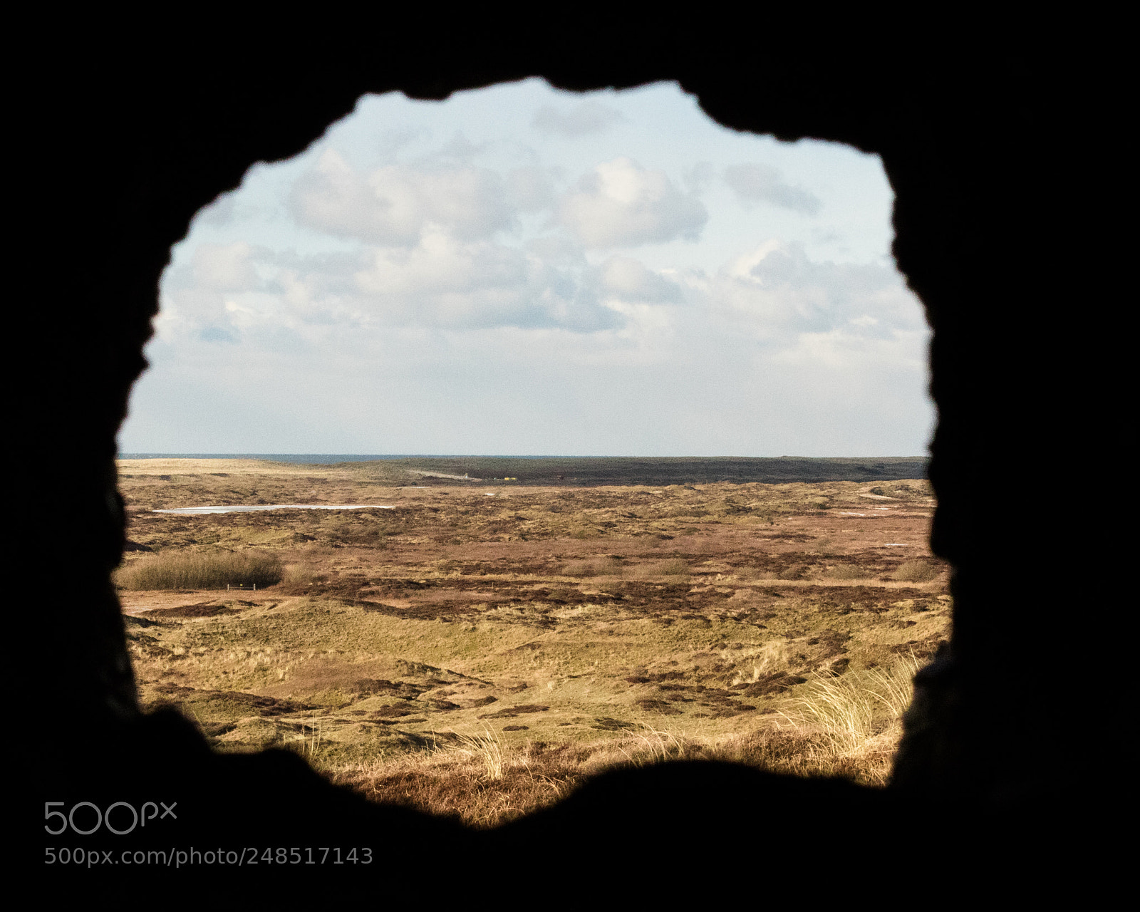 Canon EOS 1300D (EOS Rebel T6 / EOS Kiss X80) sample photo. Landscape through a hole. photography