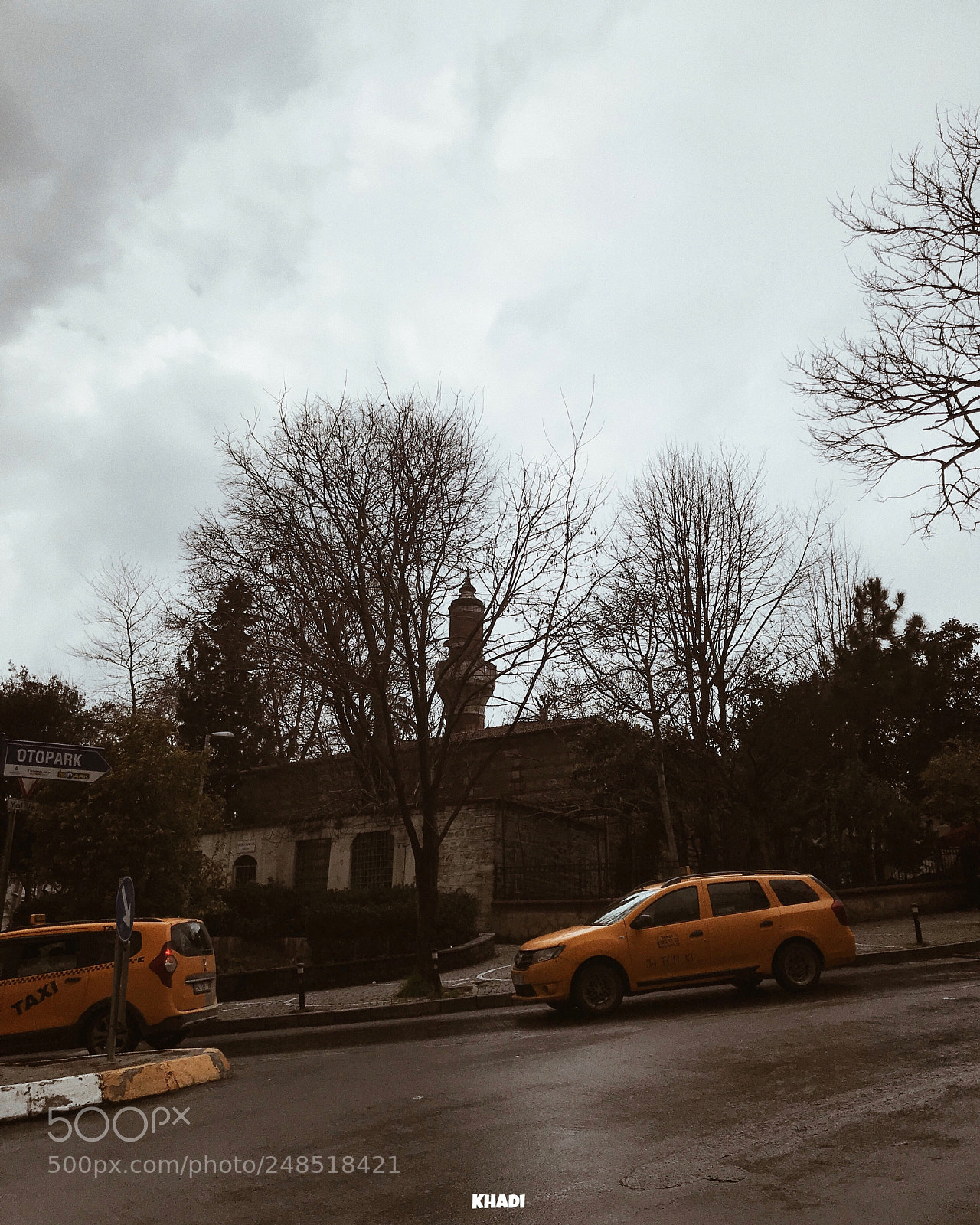 Apple iPhone 7 Plus sample photo. Hey, taxi! ? photography