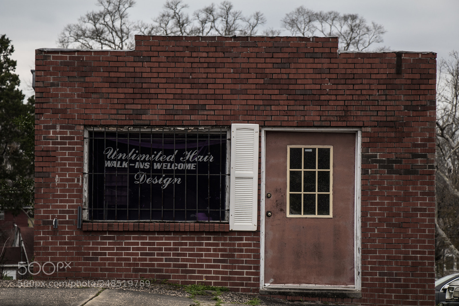 Canon EOS 80D sample photo. Old brick hair salon photography