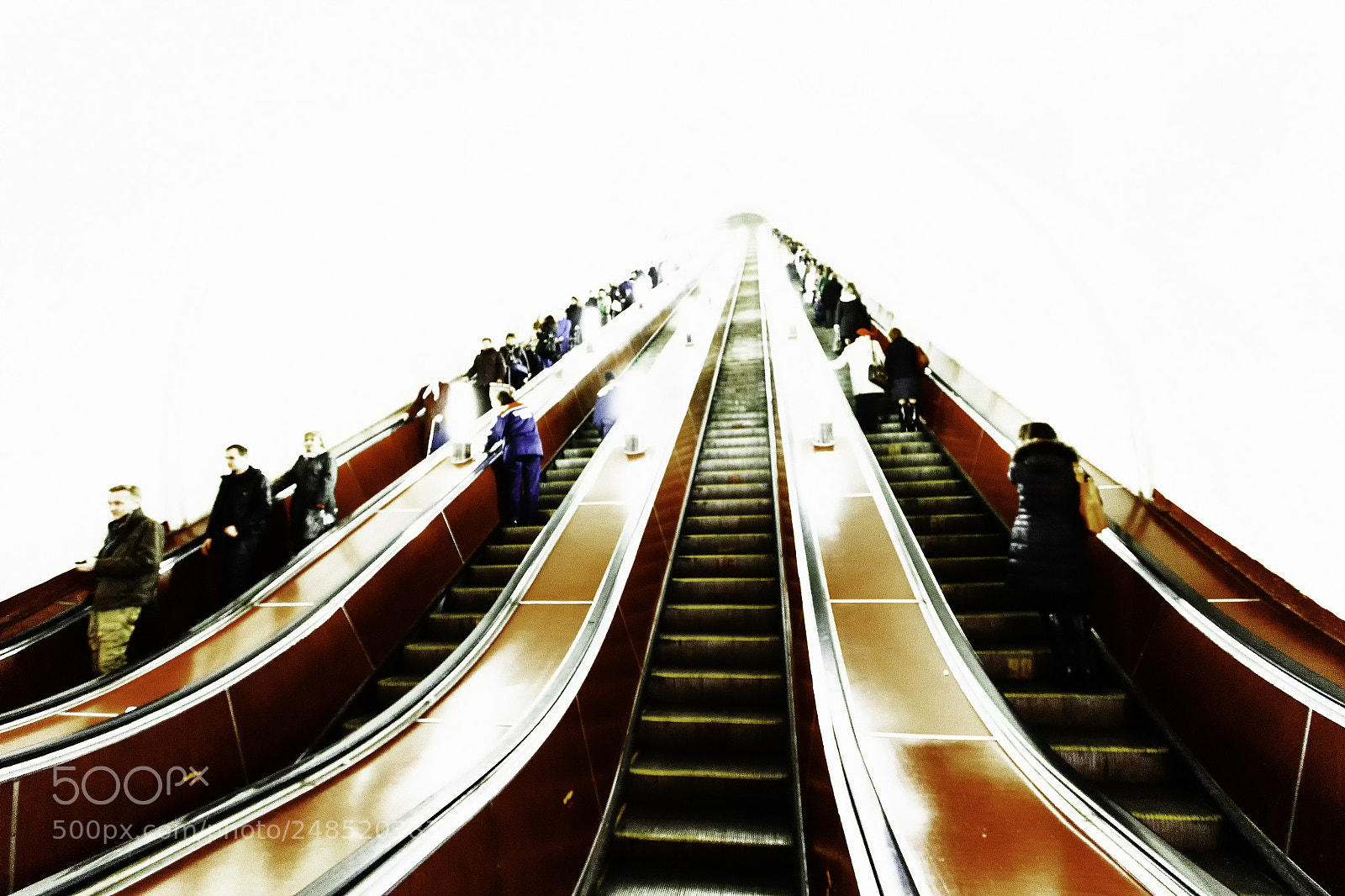 Canon EOS 7D Mark II sample photo. Moscow subway. photography