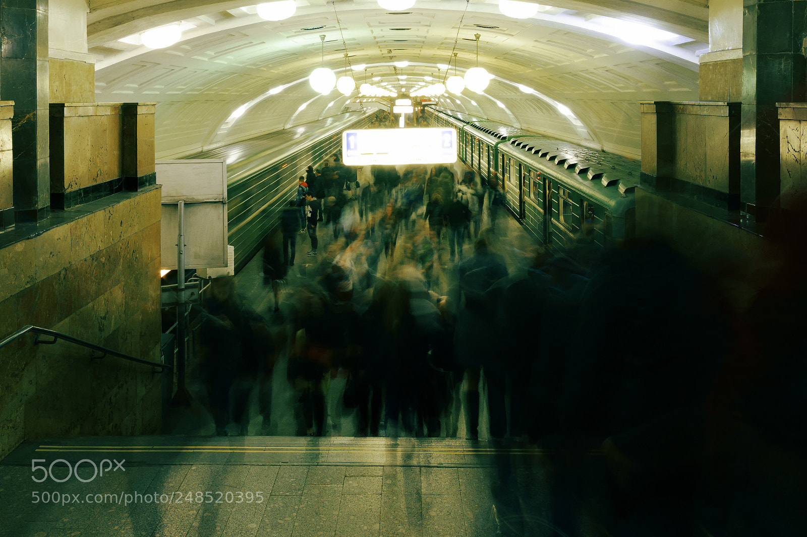 Canon EOS 7D Mark II sample photo. Moscow subway. photography
