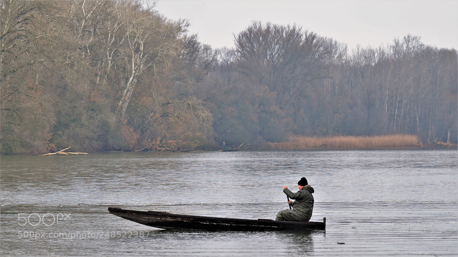 Olympus OM-D E-M1 Mark II sample photo. Lonely boat photography