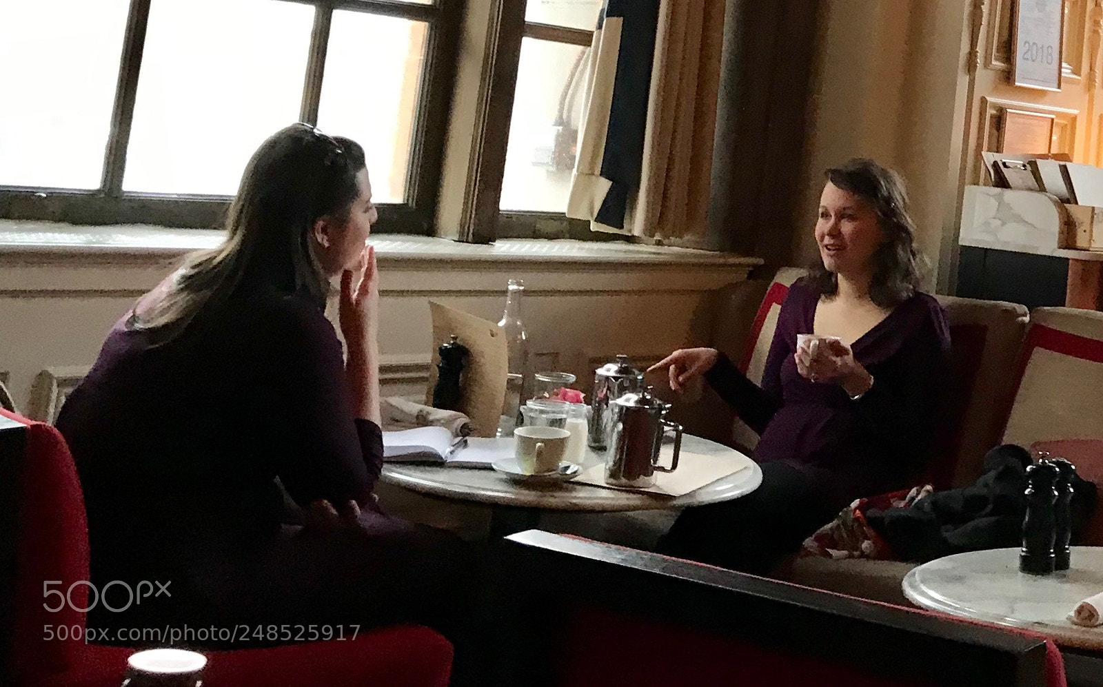 Apple iPhone 7 Plus sample photo. Lunch st the copley photography