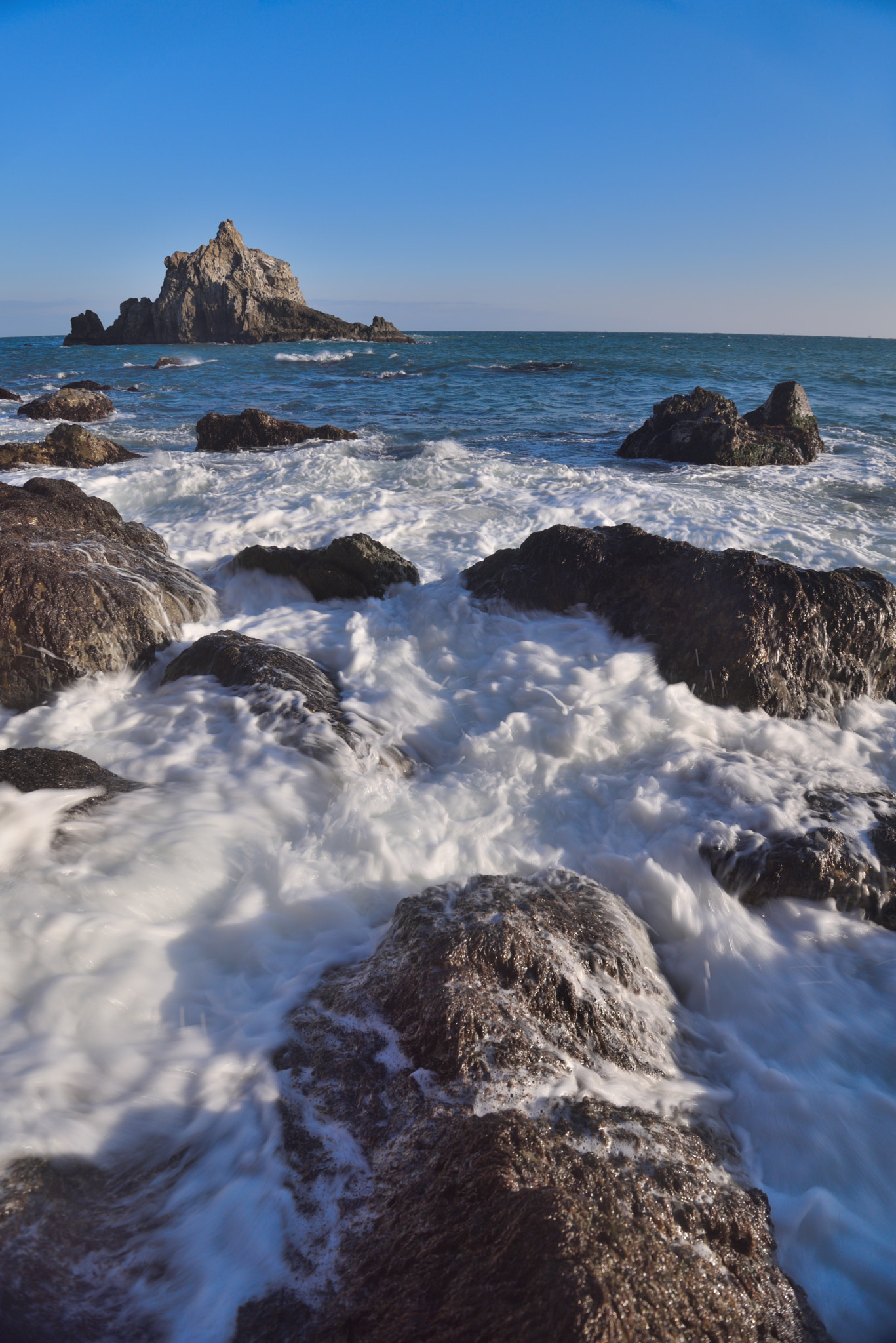 Nikon AF-S Nikkor 16-35mm F4G ED VR sample photo. Coast photography