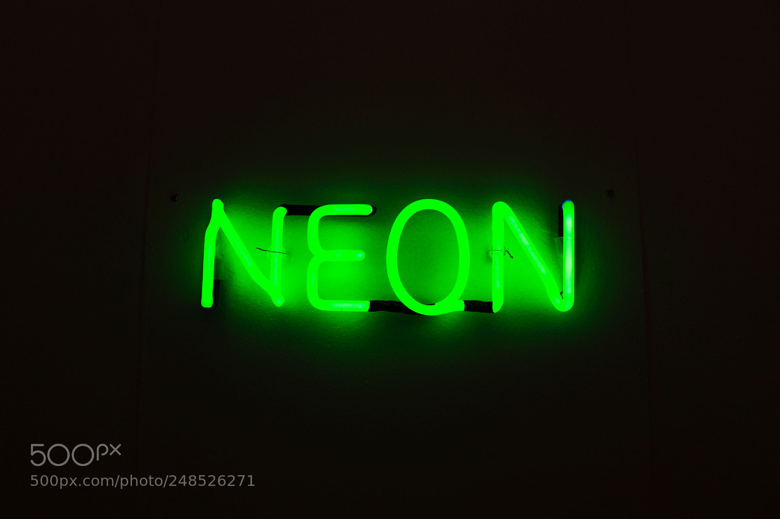 Canon EOS 1200D (EOS Rebel T5 / EOS Kiss X70 / EOS Hi) sample photo. Neon photography