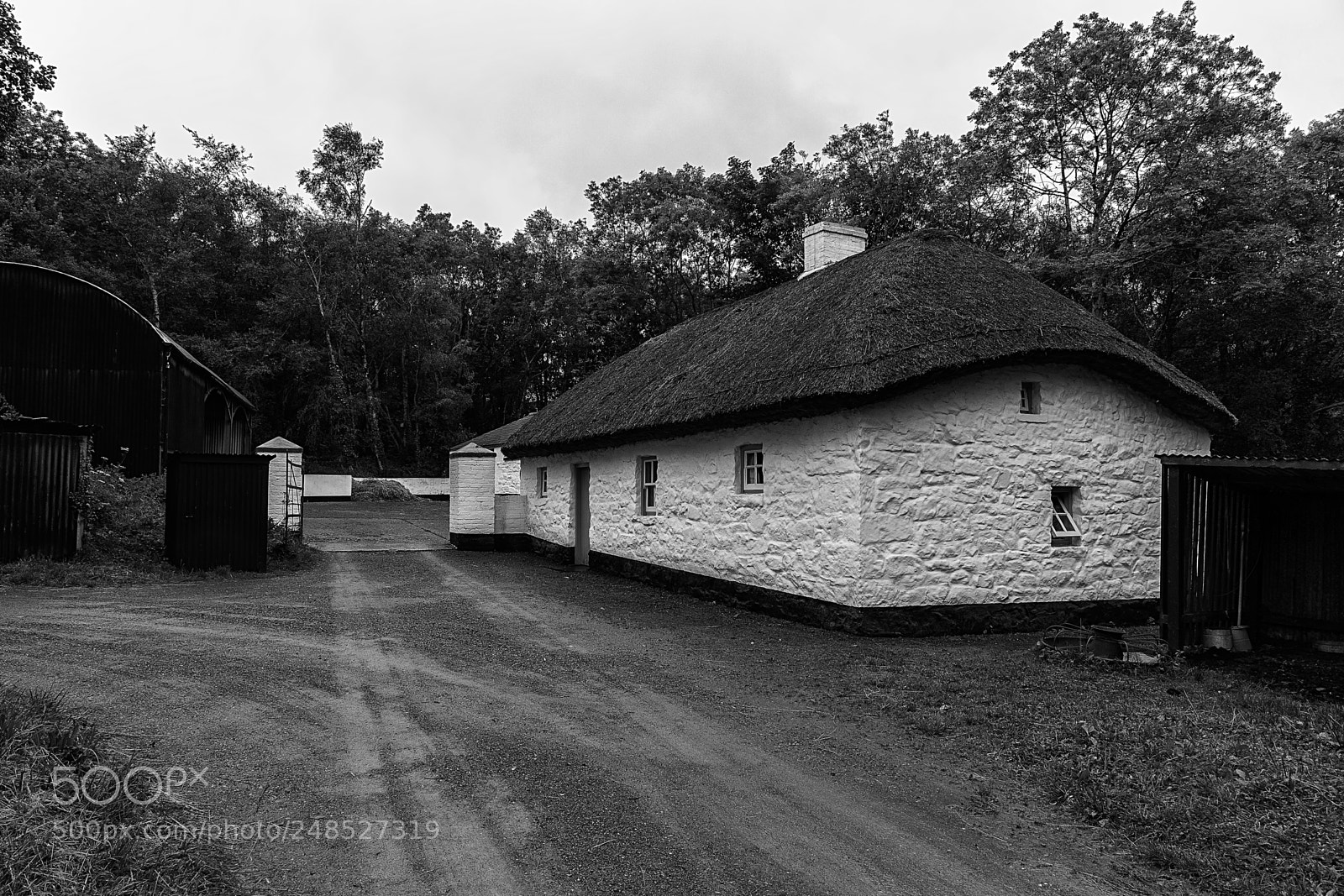 Canon EOS M10 sample photo. Old irish farmhouse photography